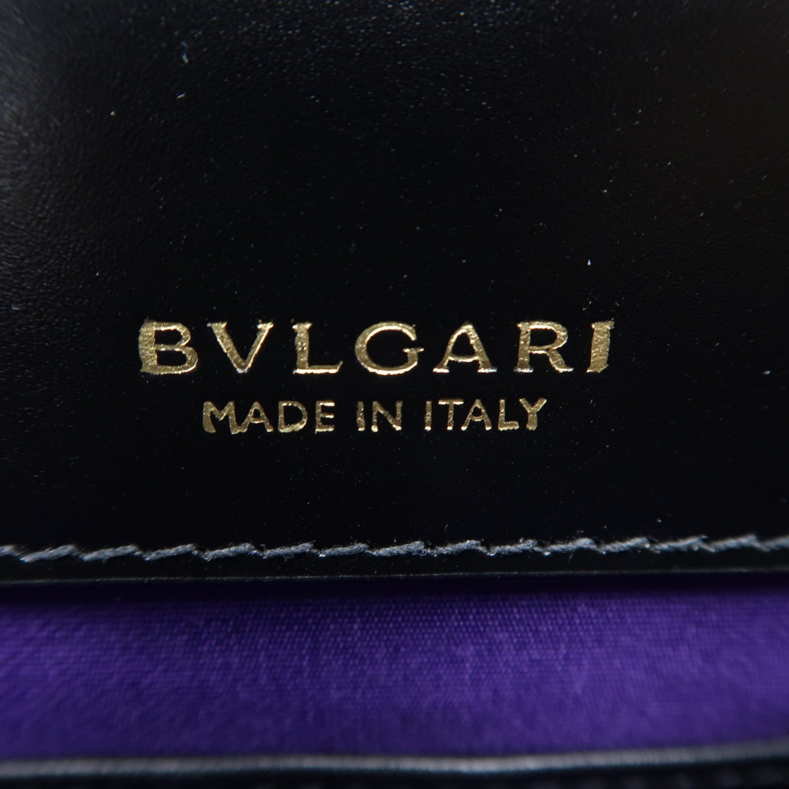 BVLGARI 牛皮皮革Serpenti Forever金扣鏈帶肩背袋黑色
