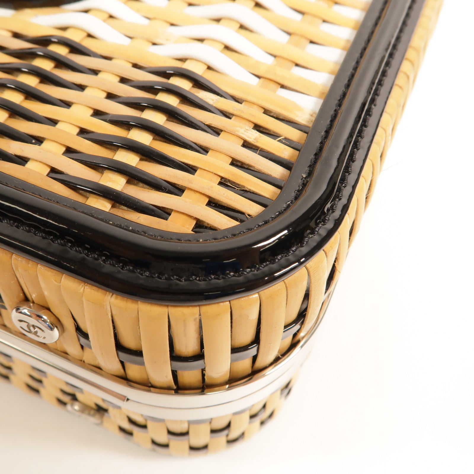 CHANEL 藤料CC Filigree Vanity Case Medium鏈帶手挽肩背兩用袋