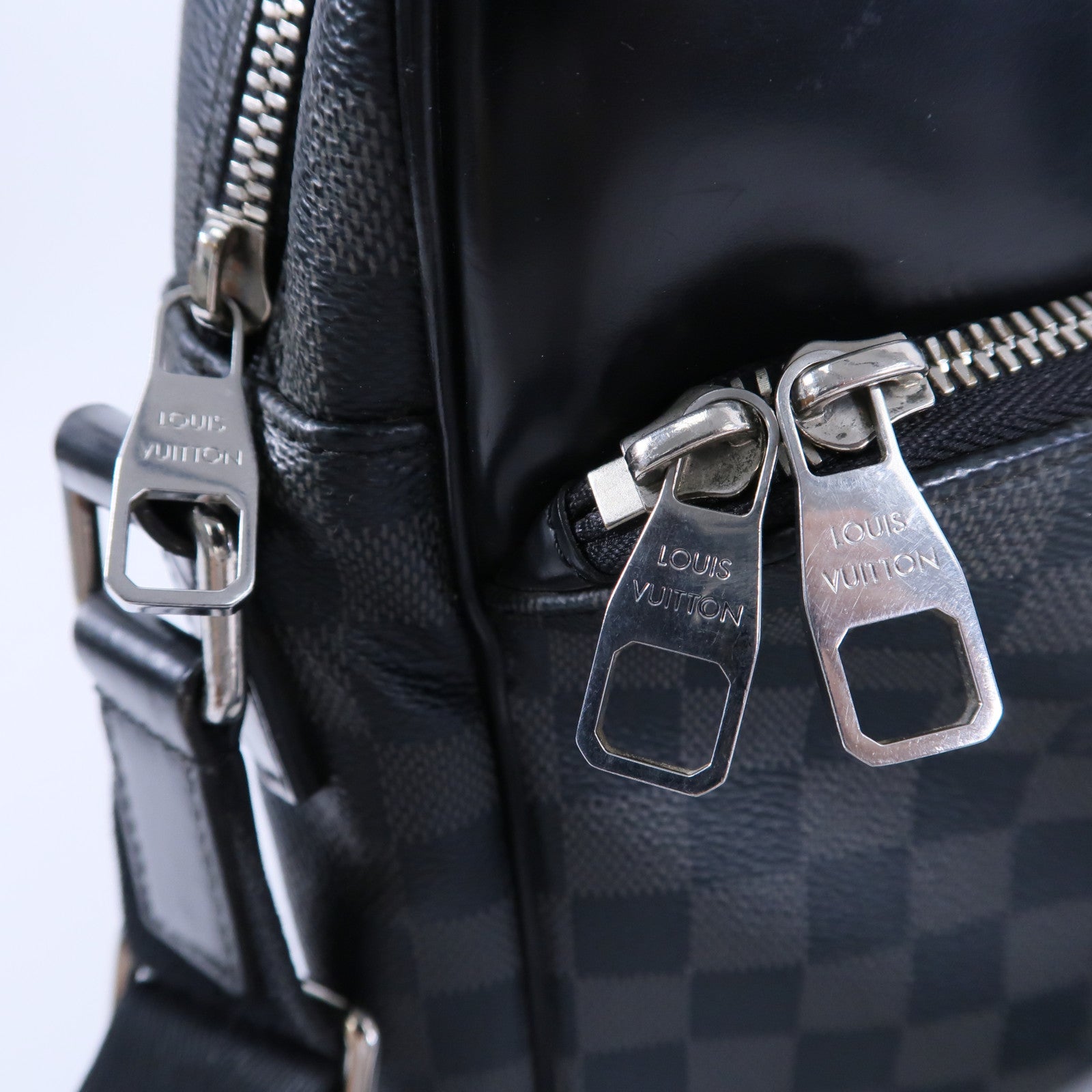 LOUIS VUITTON Damier Graphite Dayton MM肩背袋