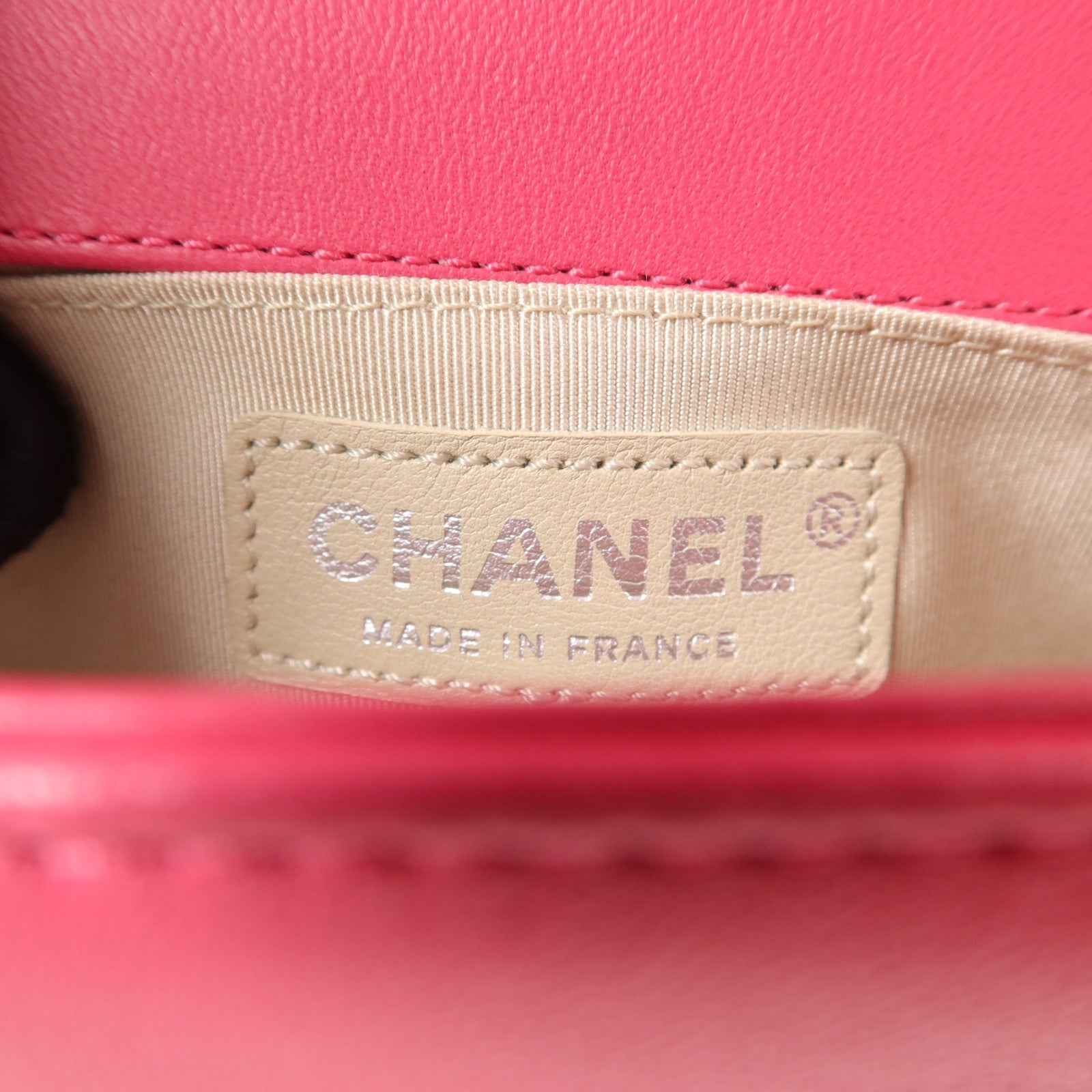 CHANEL 牛皮皮革Boy Chanel鏈帶肩背袋