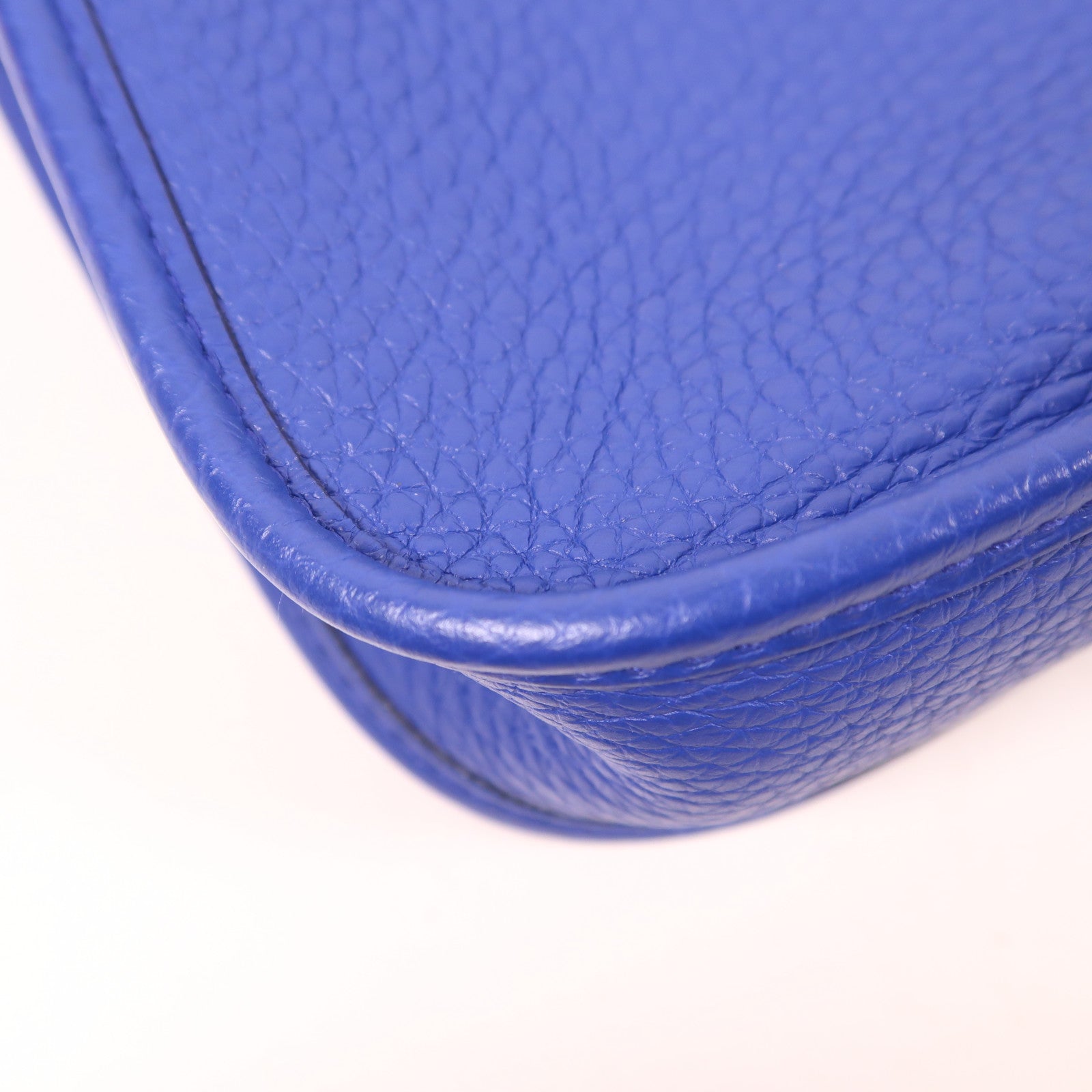 HERMES Clemence皮革Evelyne TPM銀扣肩背袋Bleu Pale