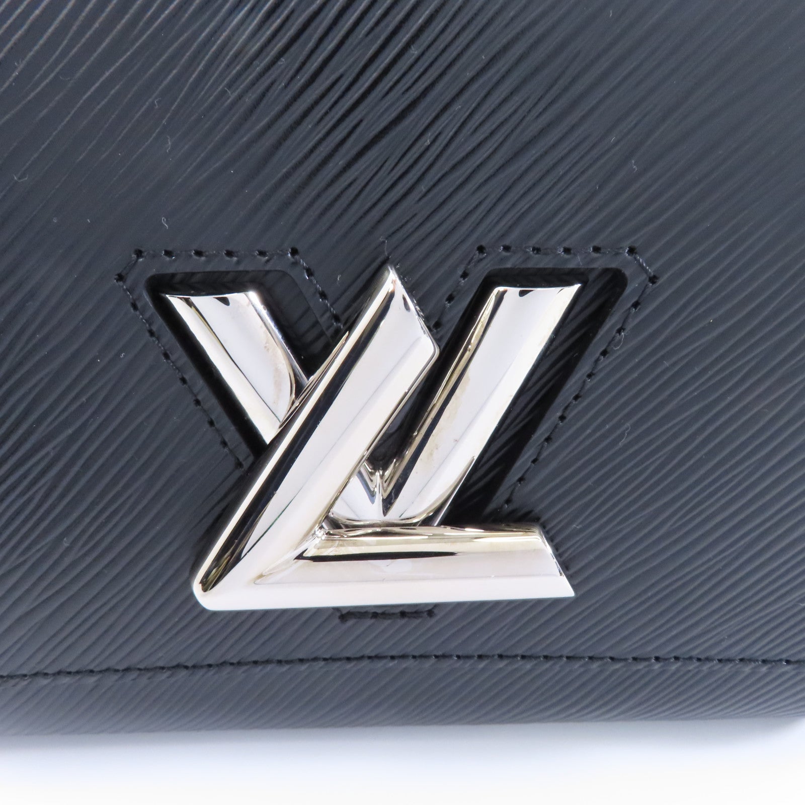 LOUIS VUITTON 【激減優惠】Epi Twist PM銀扣鏈帶肩背袋黑色