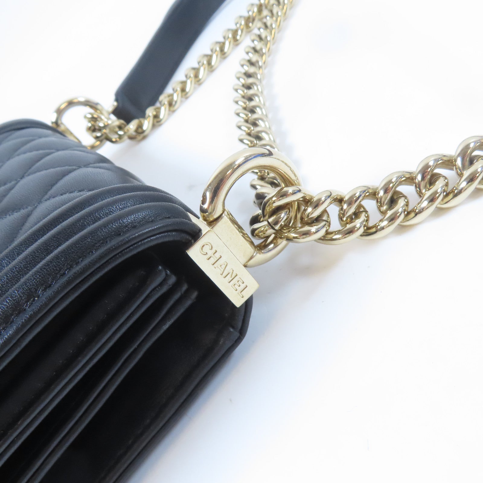 CHANEL 菱格牛皮皮革Boy Chanel金扣鏈帶肩背袋黑色