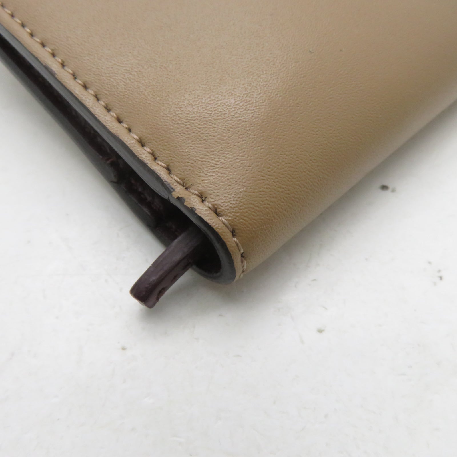 FENDI 【激減優惠】牛皮皮革Long wallet金扣長錢包卡其色