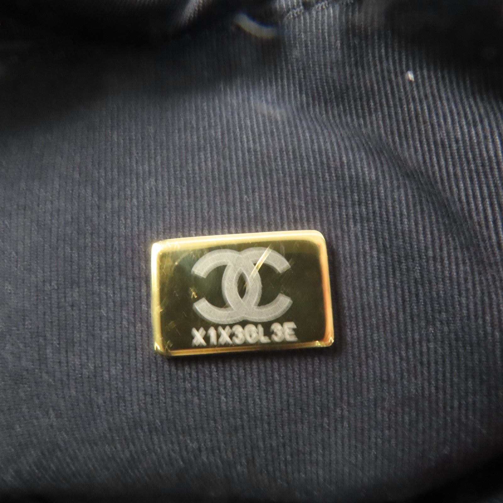 CHANEL 羊皮皮革Hobo Bag金扣鏈帶肩背袋