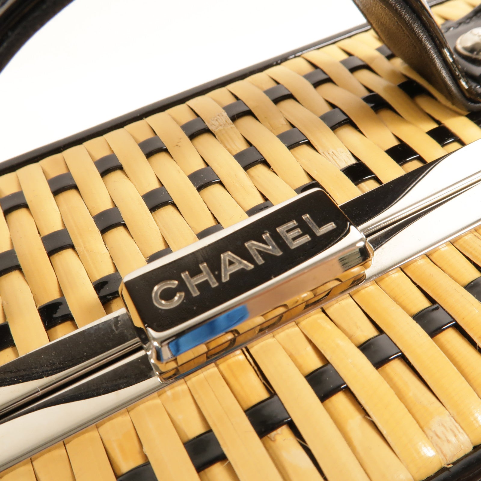 CHANEL 藤料CC Filigree Vanity Case Medium鏈帶手挽肩背兩用袋