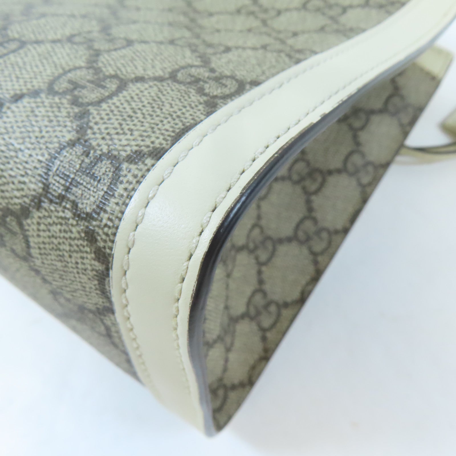 GUCCI 塗層帆布Padlock GG Shoulder Bag金扣肩背袋啡色/白色