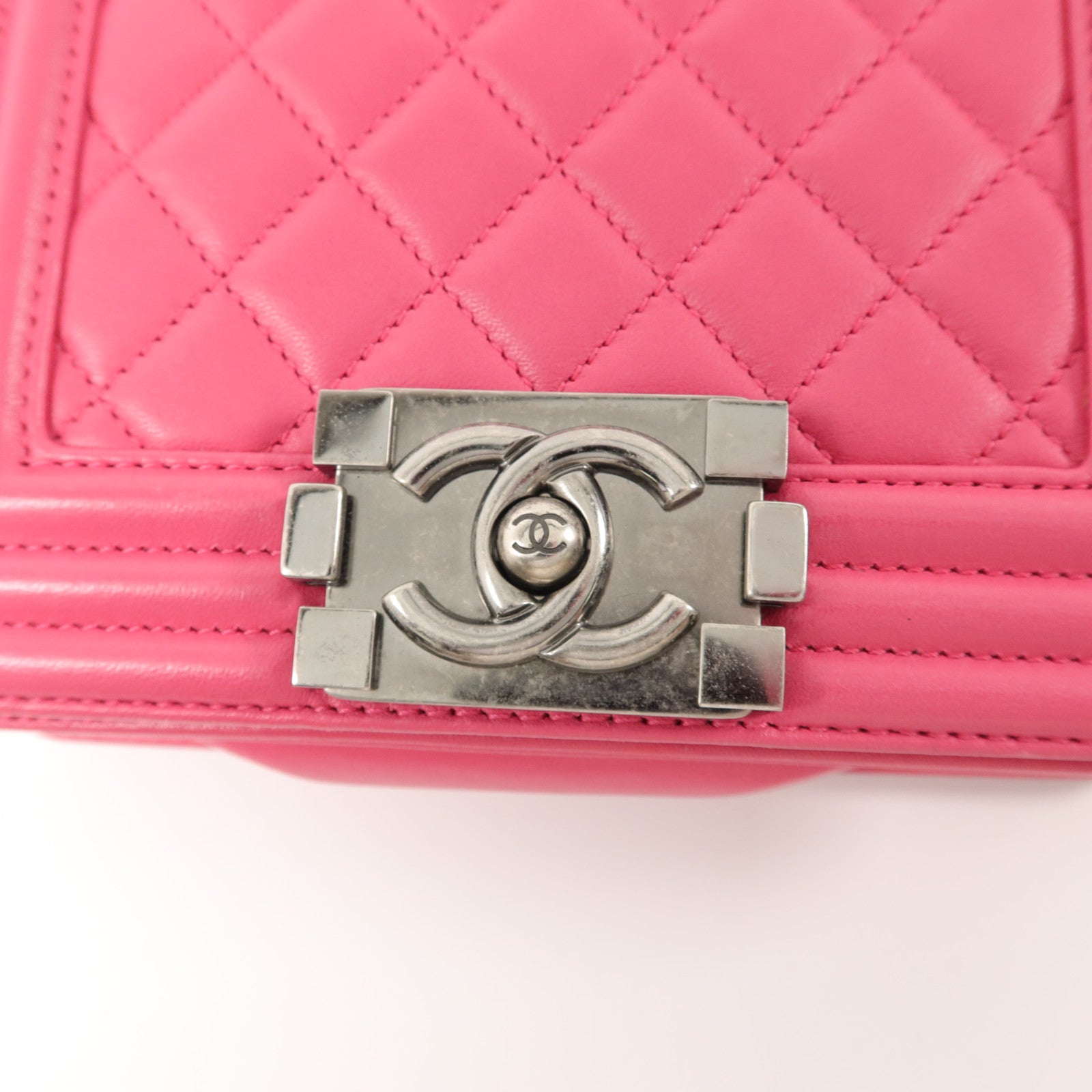 CHANEL 牛皮皮革Boy Chanel鏈帶肩背袋