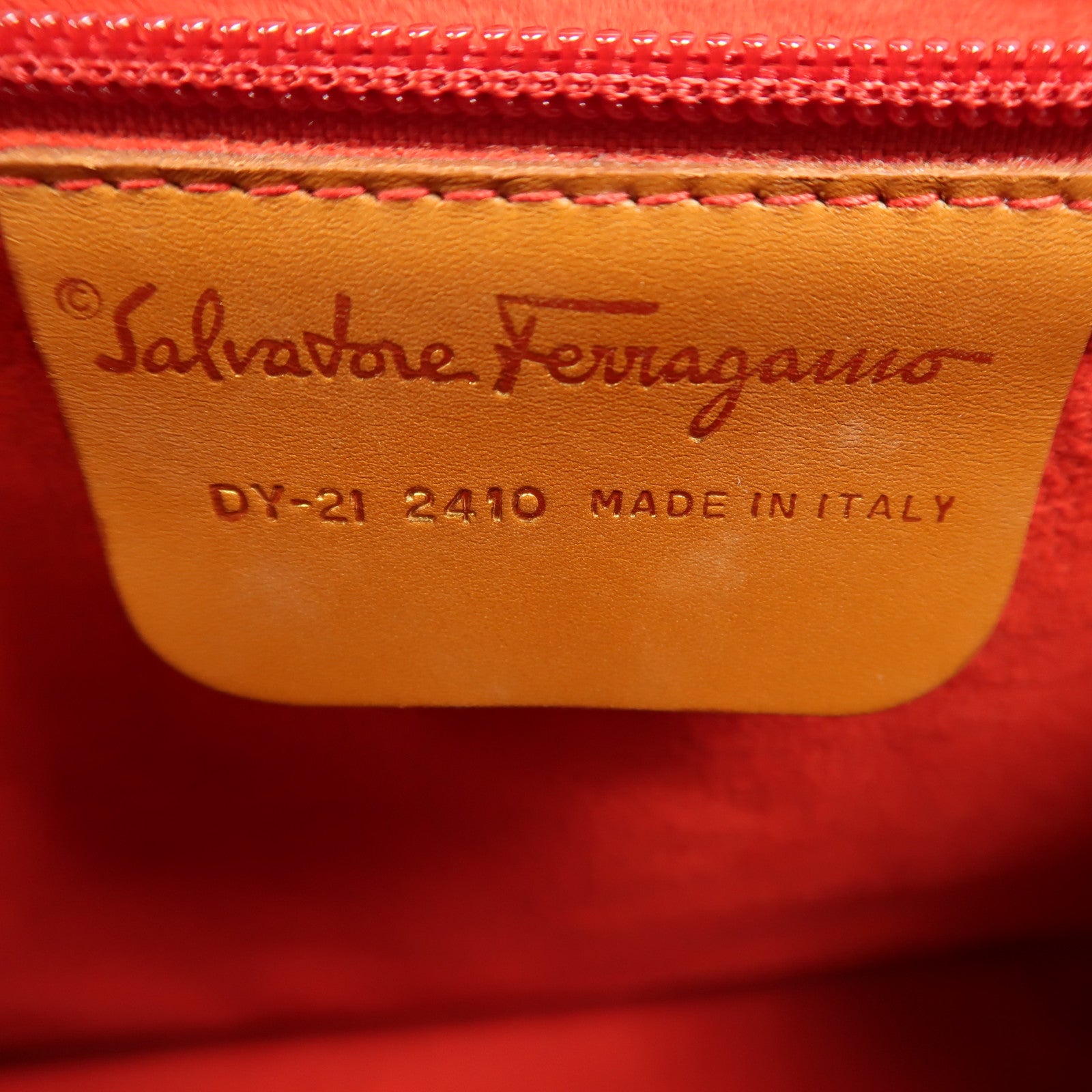 Salvatore Ferragamo 牛皮皮革Gancini Bag金扣手挽肩背兩用袋
