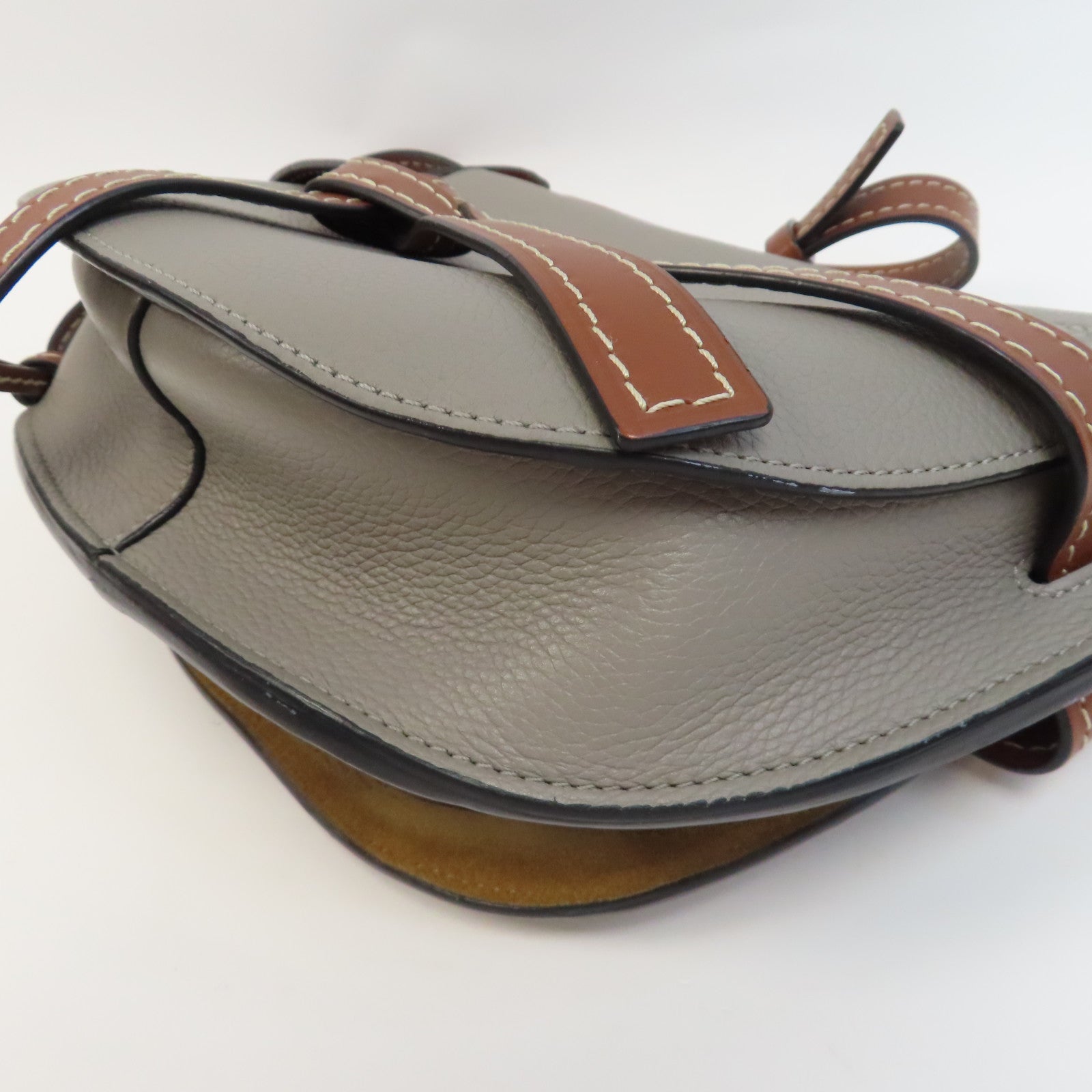 LOEWE 牛皮皮革Gate Small金扣肩背袋灰色