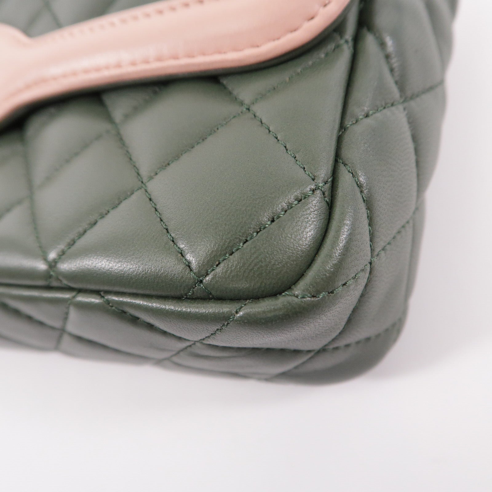 CHANEL 羊皮皮革Two-Tone Cuba Flap Bag鏈帶肩背袋