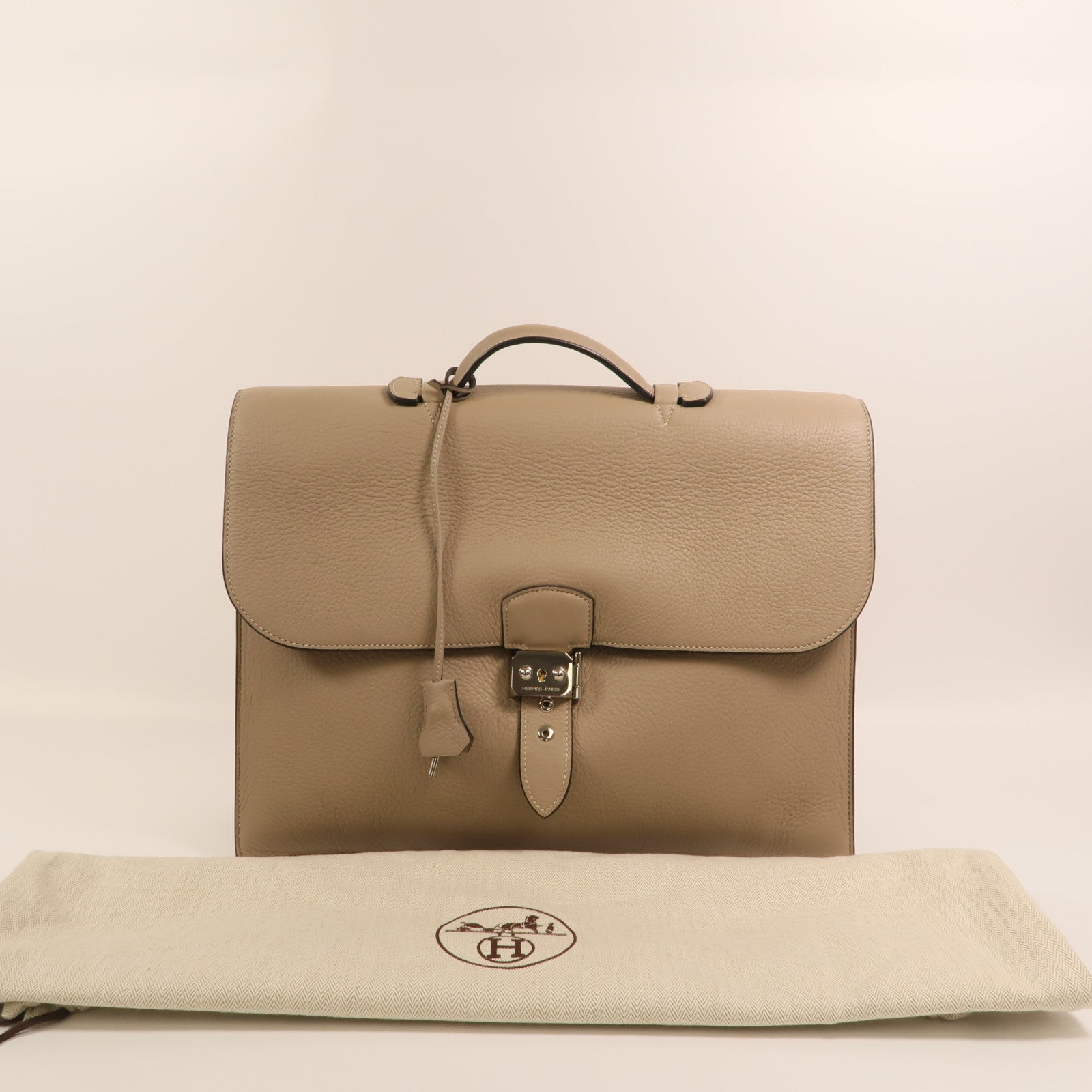 HERMES Togo皮革Sac a Depeches 銀扣手挽袋Gris Tourterelle