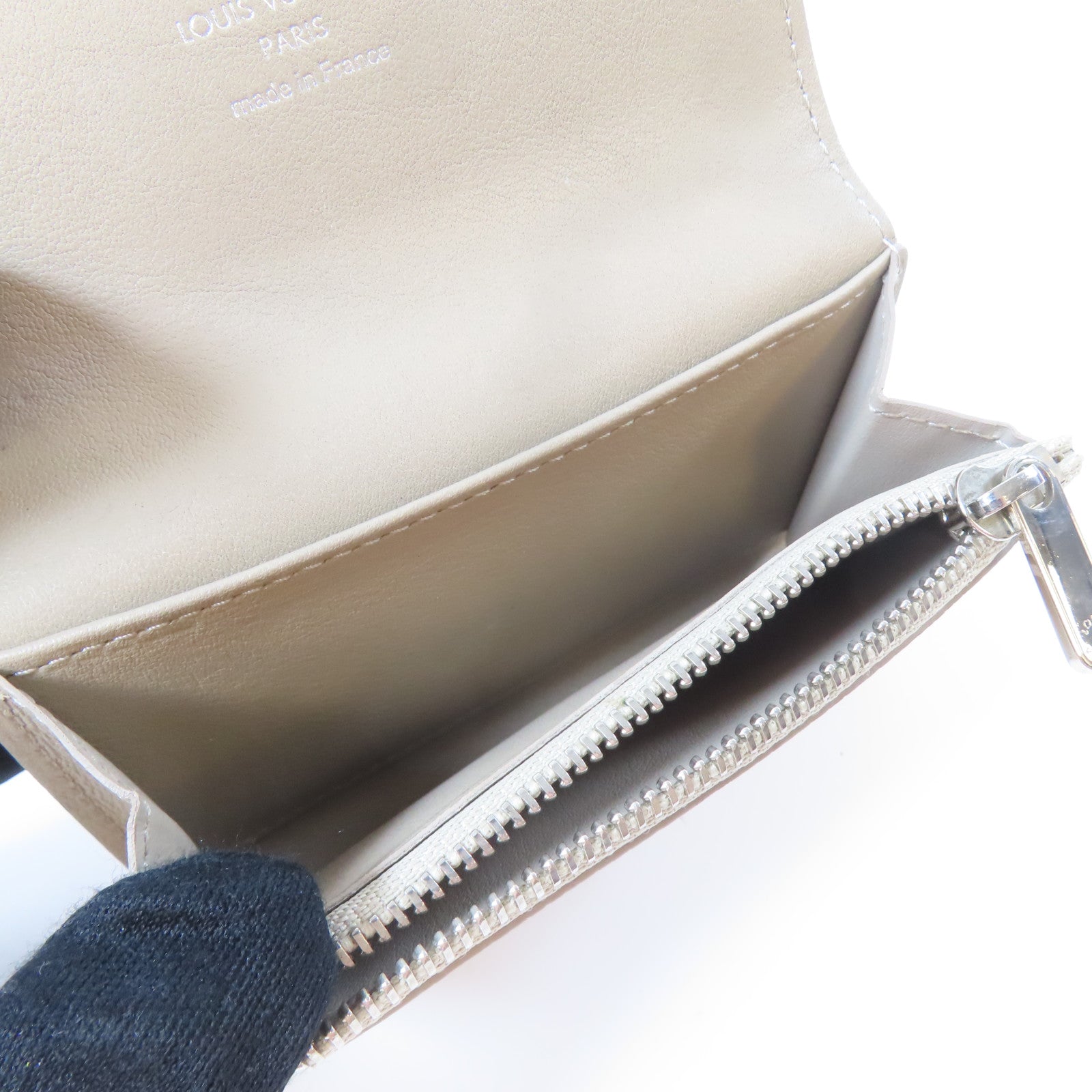 LOUIS VUITTON Mahina Anae銀扣零錢包米色