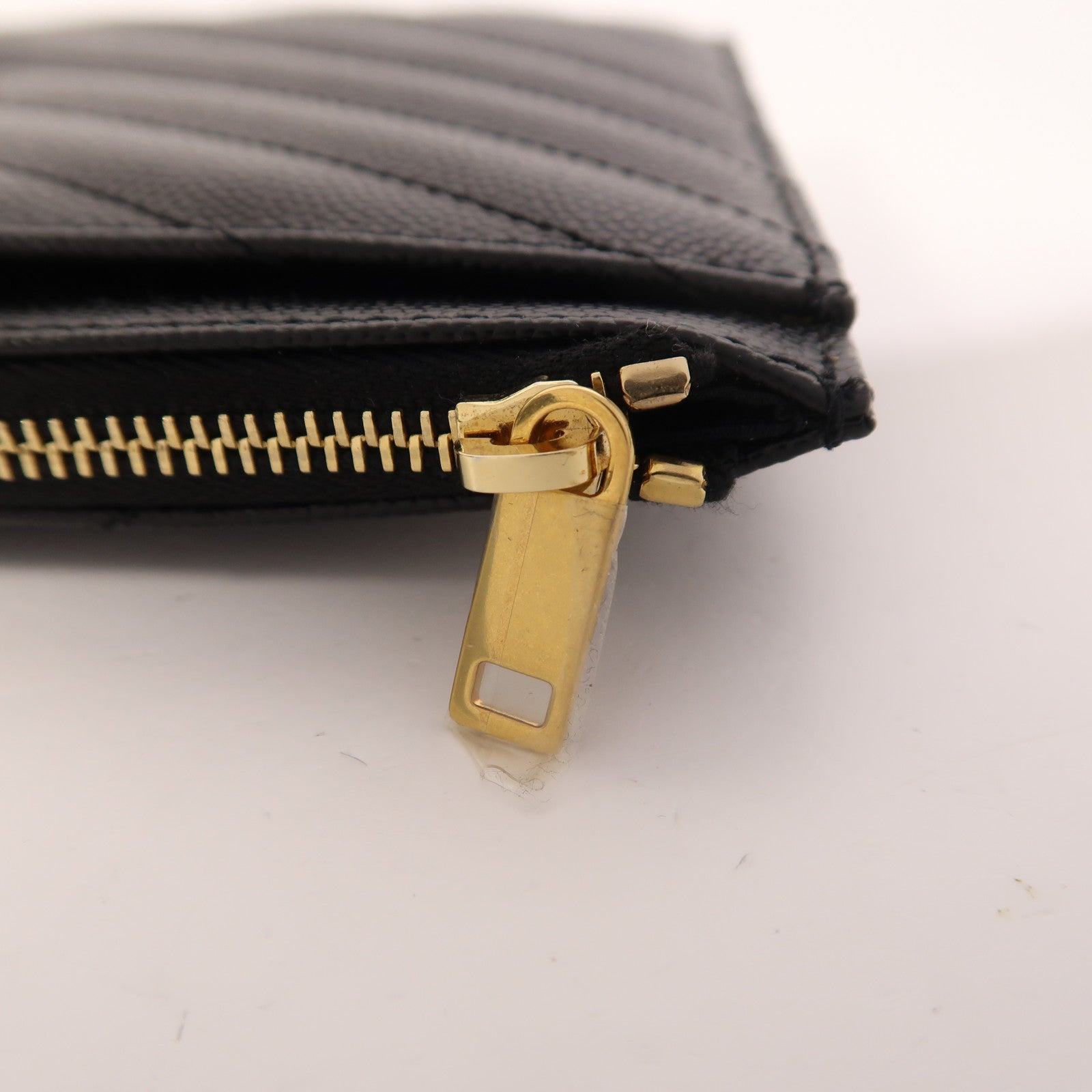 YVES SAINT LAURENT 牛皮皮革Pouch金扣手拿包