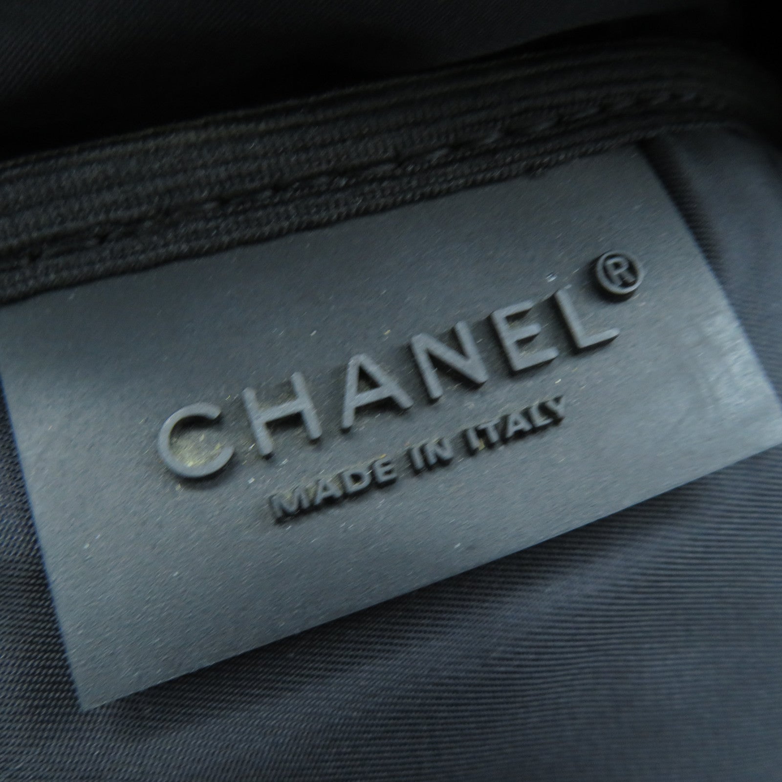 CHANEL **【清倉大減價】尼龍Body Bag銀扣腰包黑色