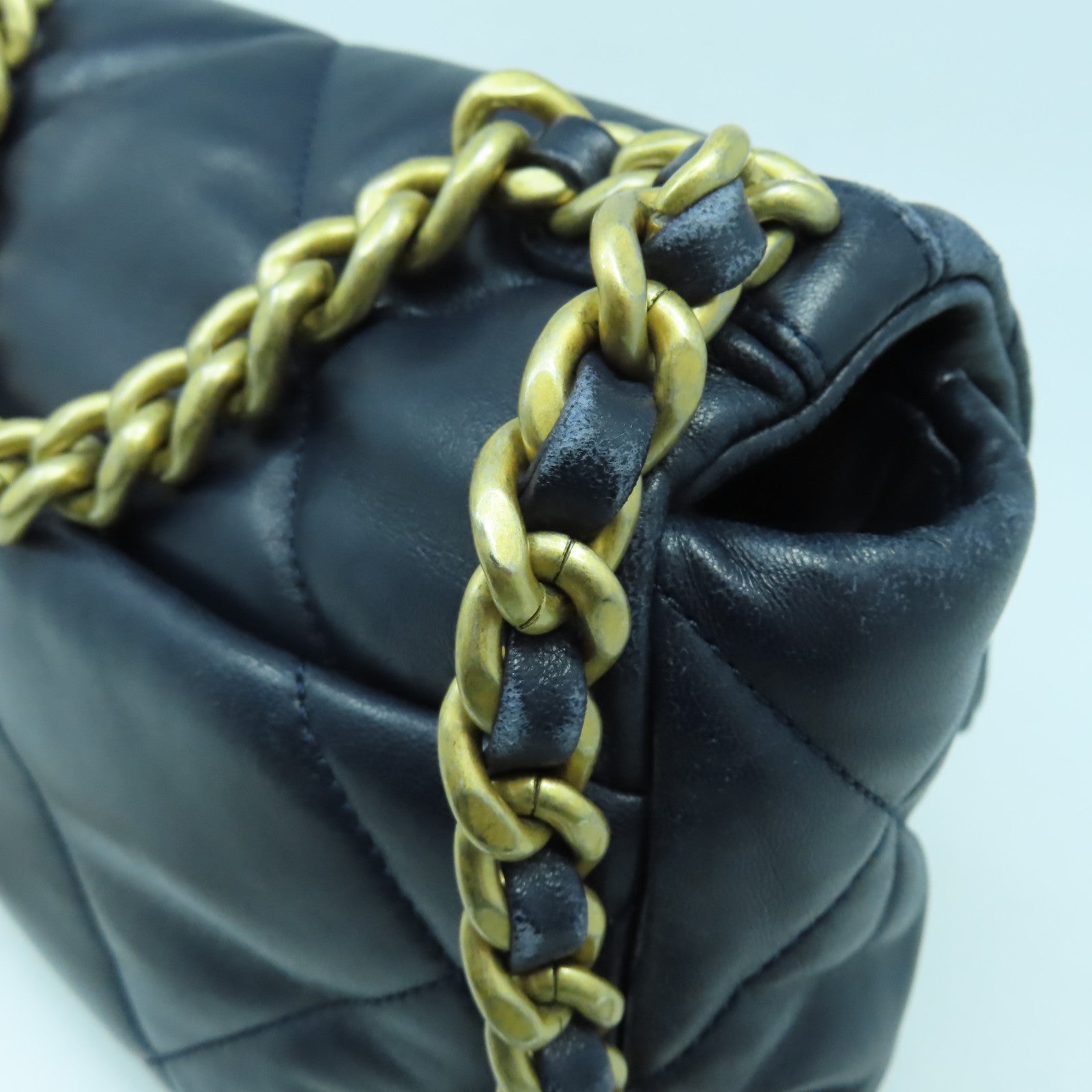 CHANEL 菱格羊皮皮革Chanel 19 Small金扣手挽肩背兩用袋深藍色