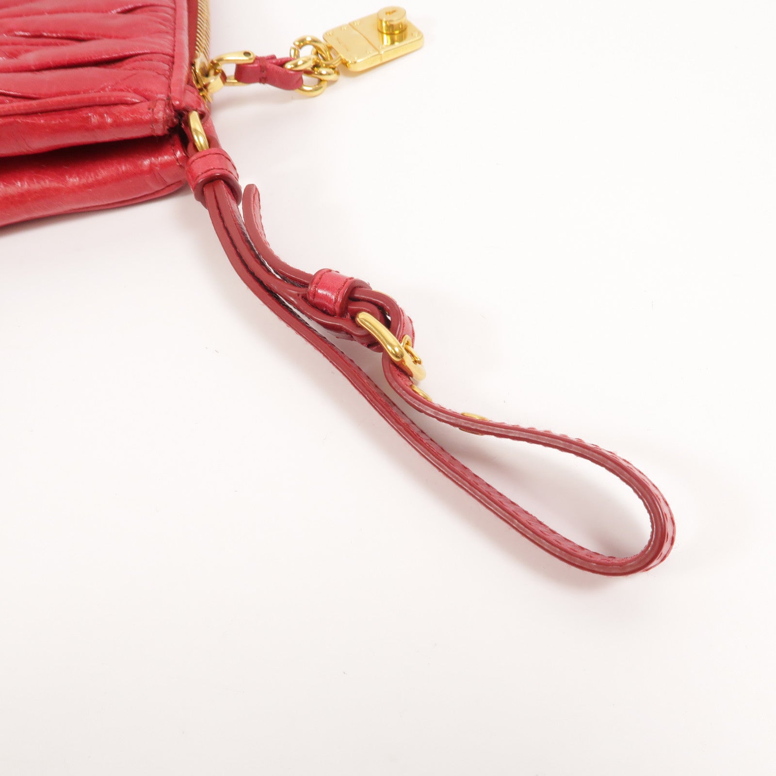 Miu Miu 牛皮皮革Pouch手拿包