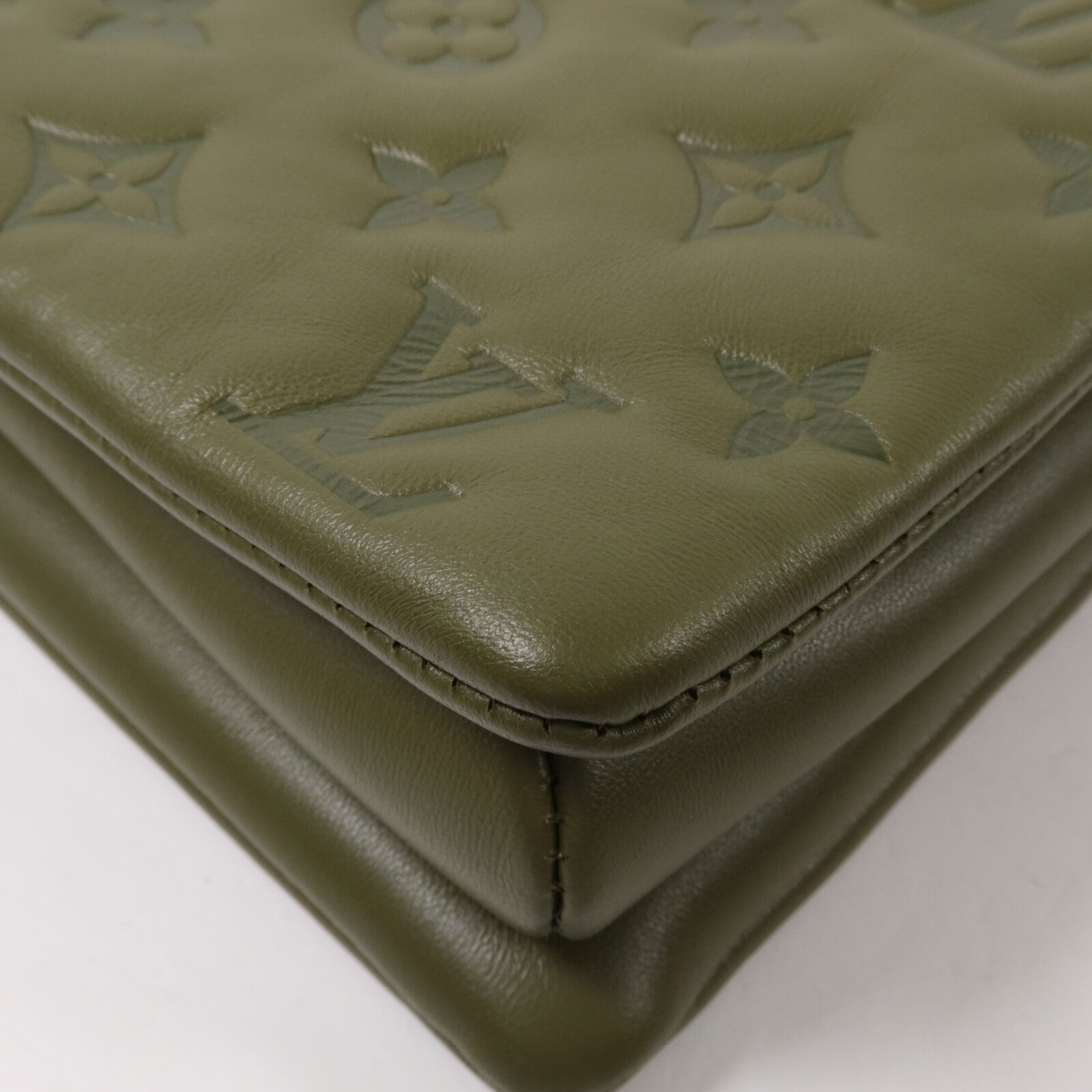LOUIS VUITTON Monogram Embossed Coussin MM鏈帶手挽肩背兩用袋