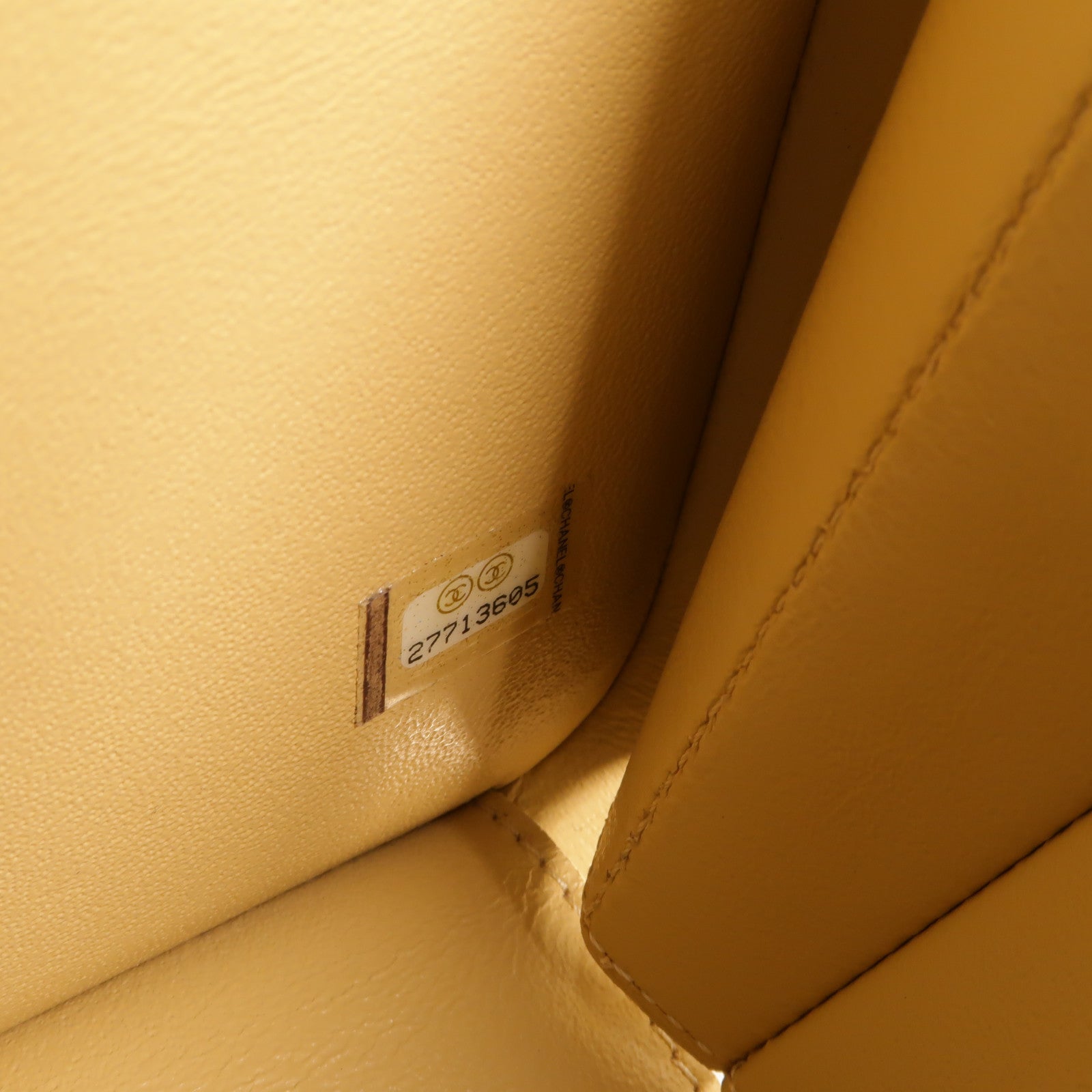 CHANEL 藤料CC Filigree Vanity Case Medium鏈帶手挽肩背兩用袋