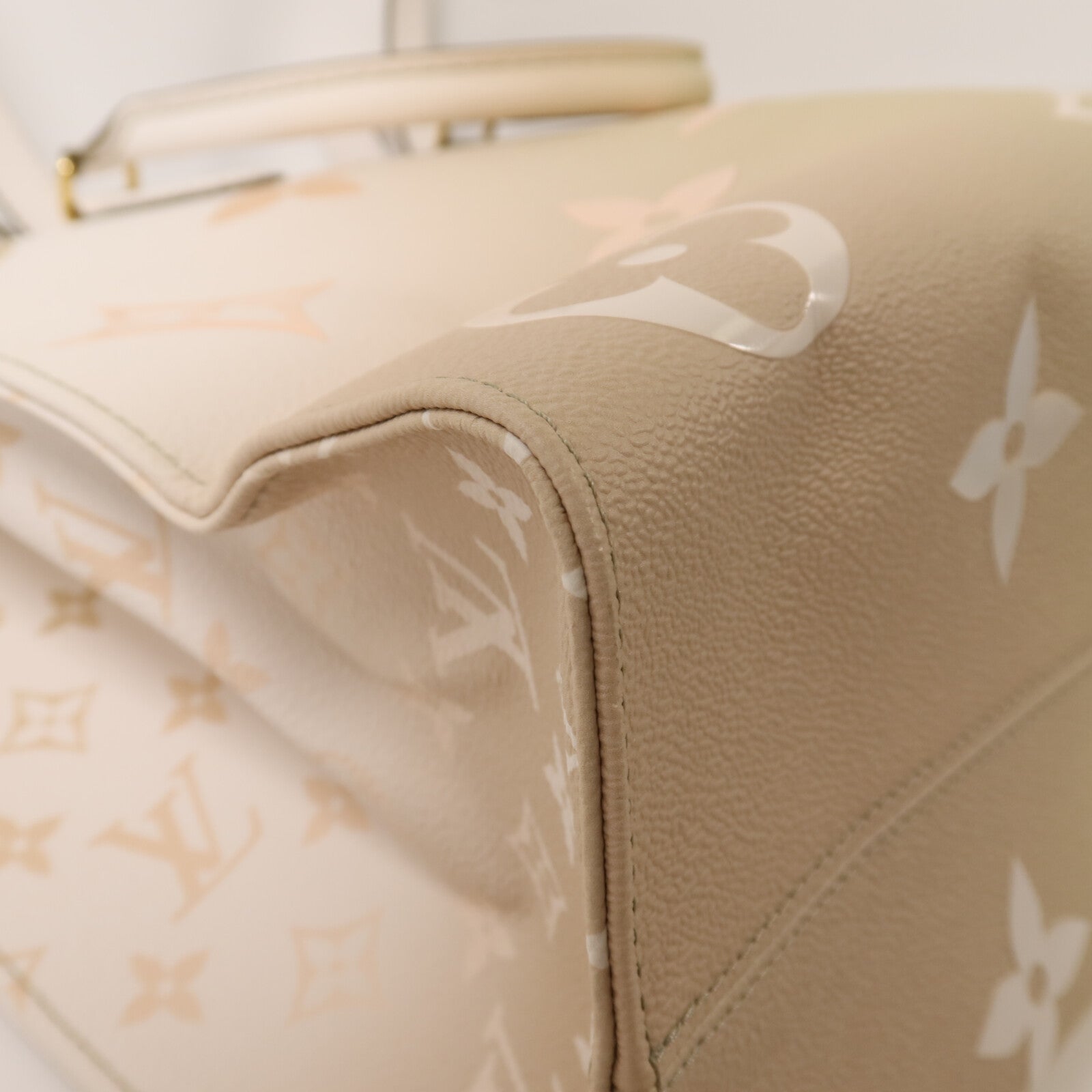 LOUIS VUITTON Monogram Empreinte Gradient On the Go MM金扣手挽肩背兩用袋
