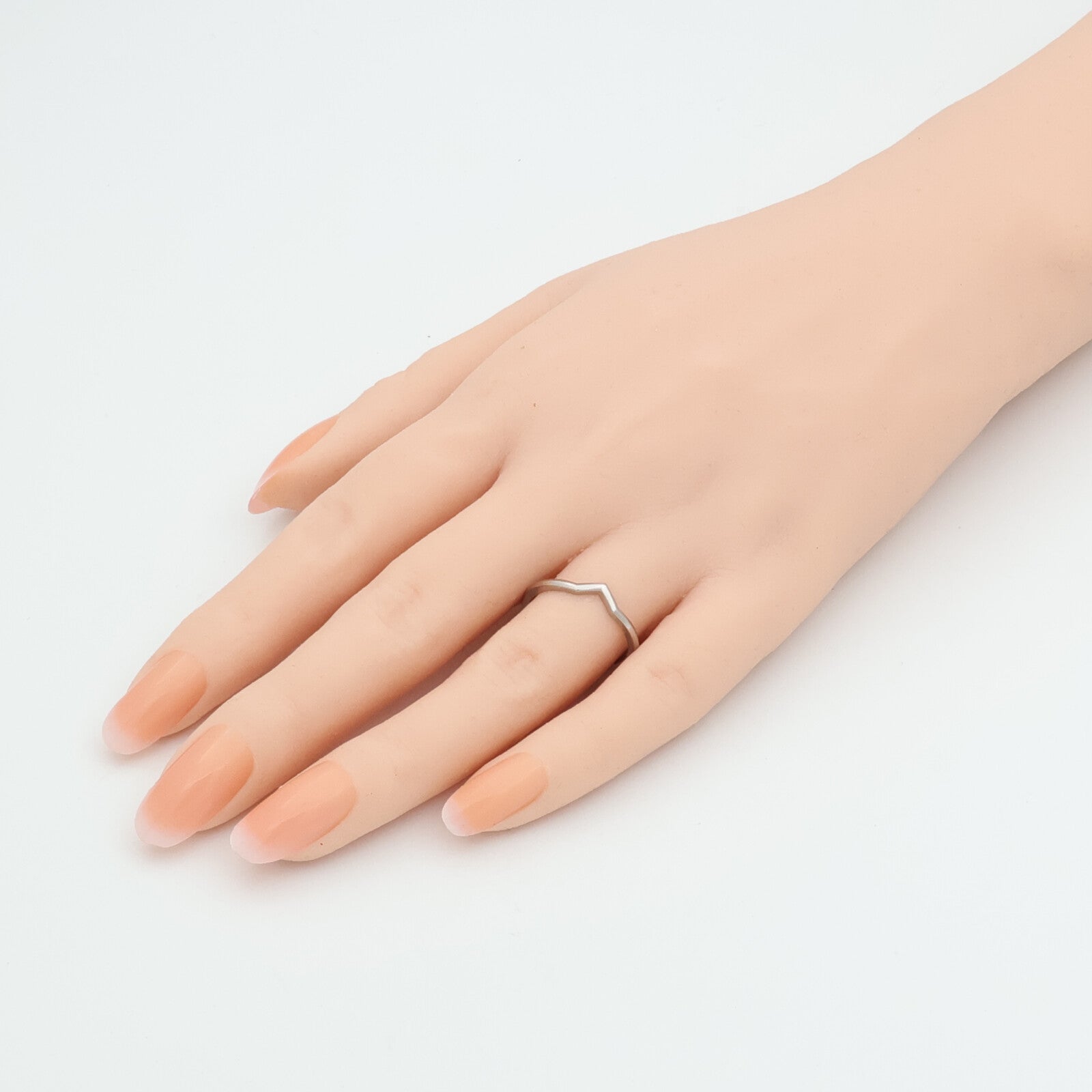 TIFFANY＆CO PT950鉑金V Band Ring戒指