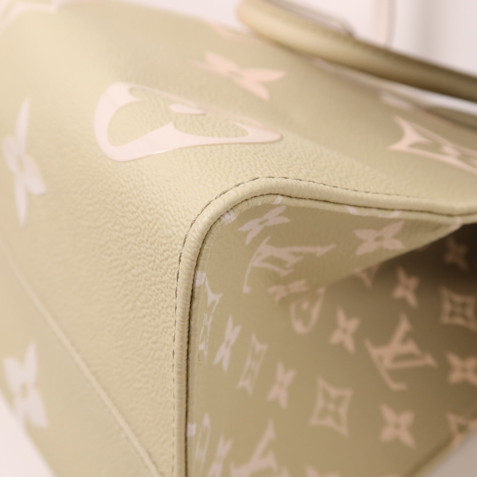 LOUIS VUITTON Monogram Empreinte Gradient On the Go MM金扣手挽肩背兩用袋