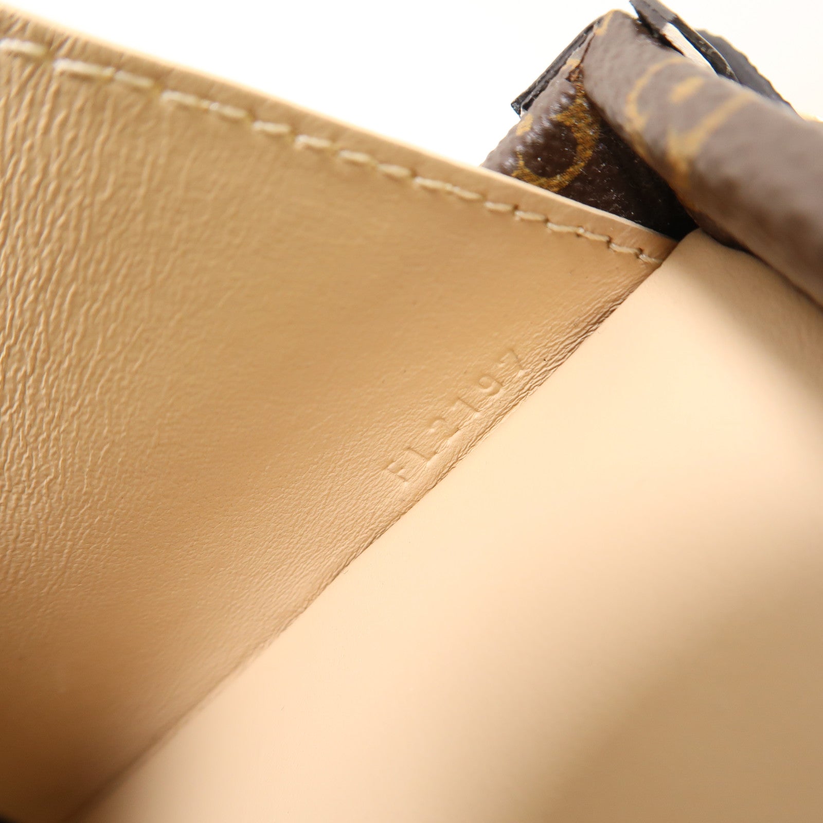 LOUIS VUITTON 【激減優惠】Monogram Petite Malle Shoulder Bag金扣肩背袋