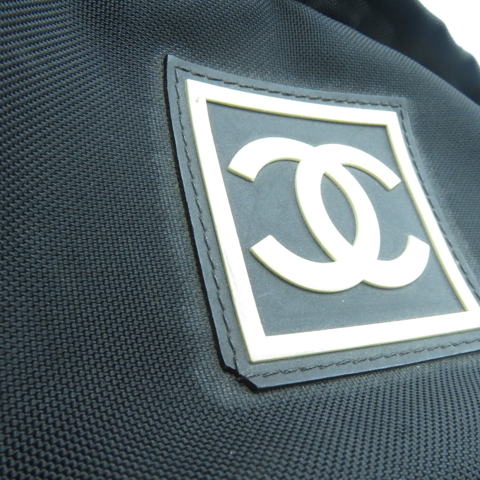 CHANEL **【清倉大減價】尼龍Body Bag銀扣腰包黑色