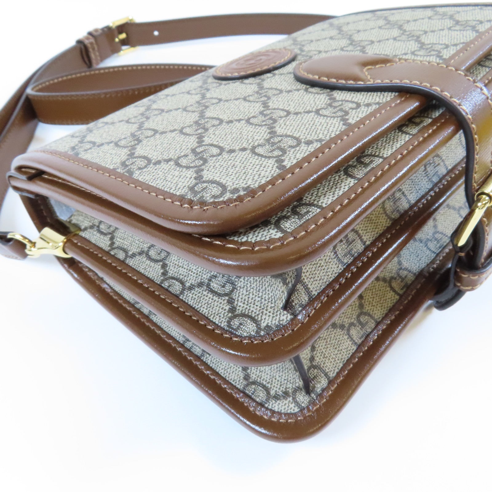 GUCCI 塗層帆布GG Retro金扣肩背袋啡色