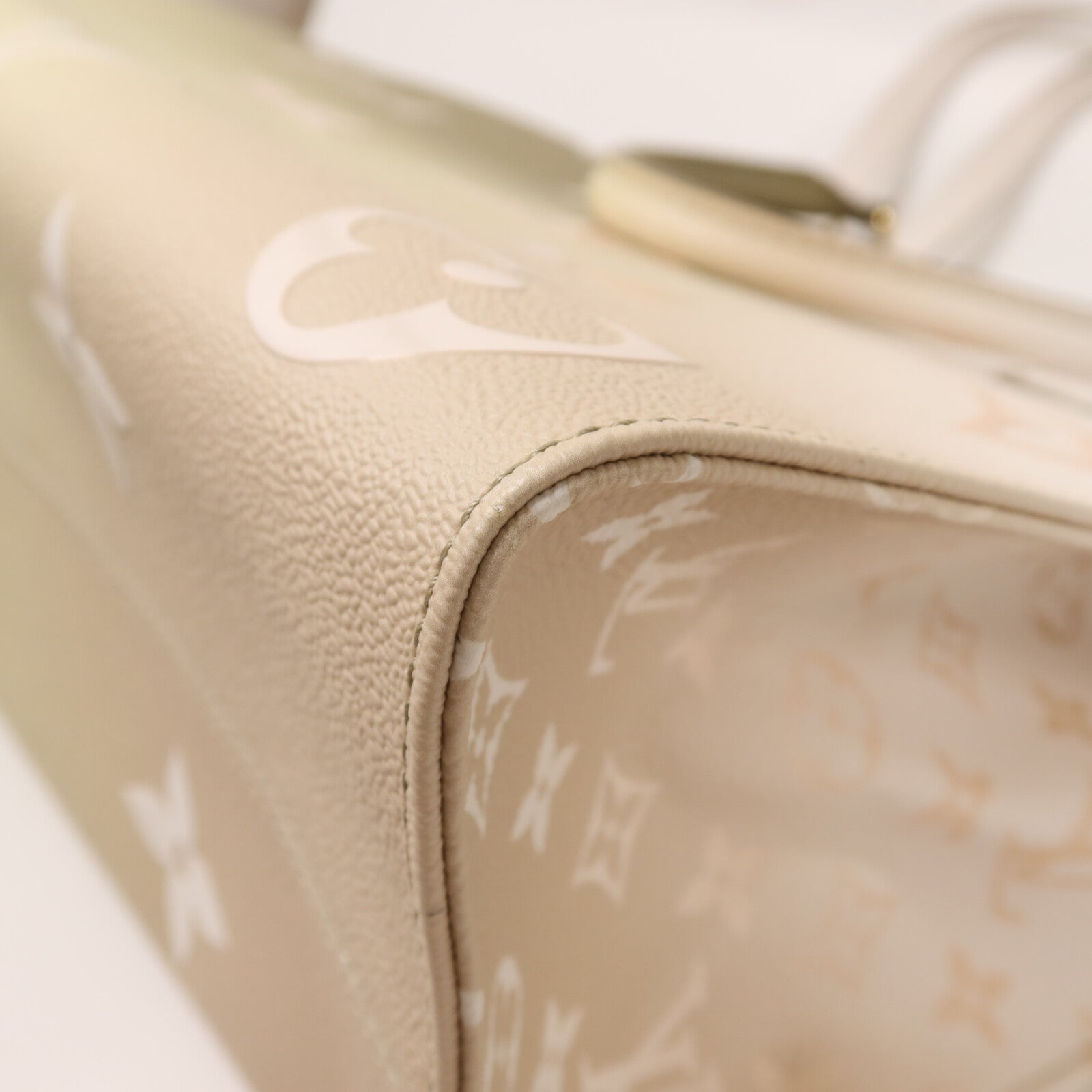 LOUIS VUITTON Monogram Empreinte Gradient On the Go MM金扣手挽肩背兩用袋