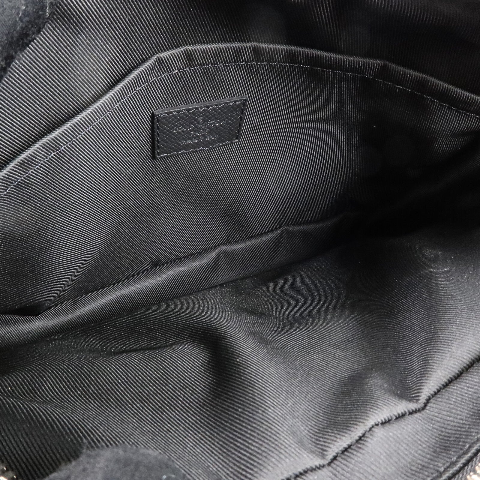 LOUIS VUITTON Monogram Eclipse/Taiga Outdoor Messenger銀扣肩背袋