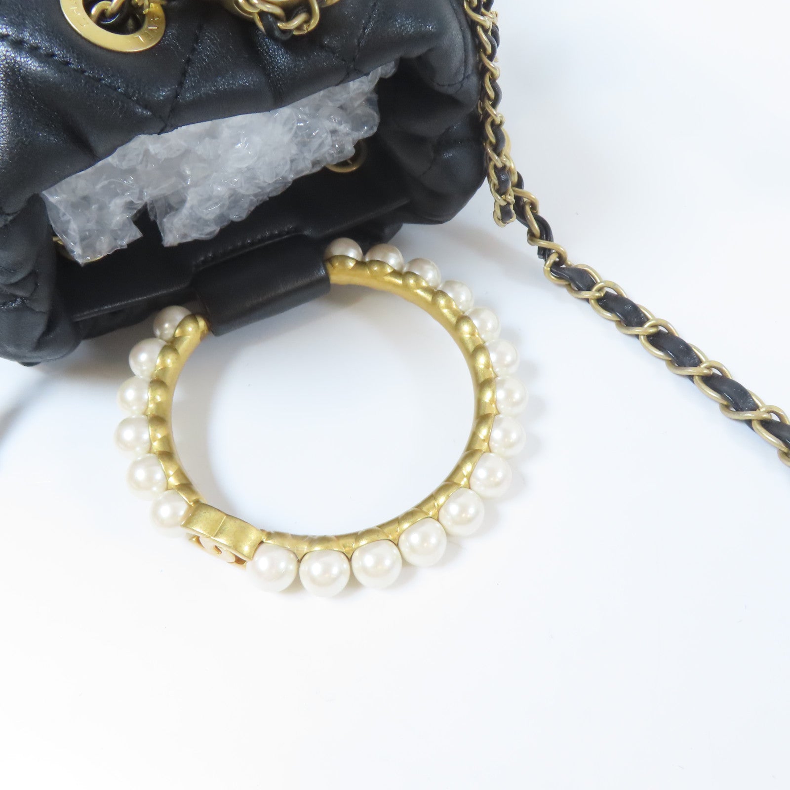 CHANEL 菱格羊皮皮革Pearl Crown Drawstring Bag金扣手挽肩背兩用袋黑色