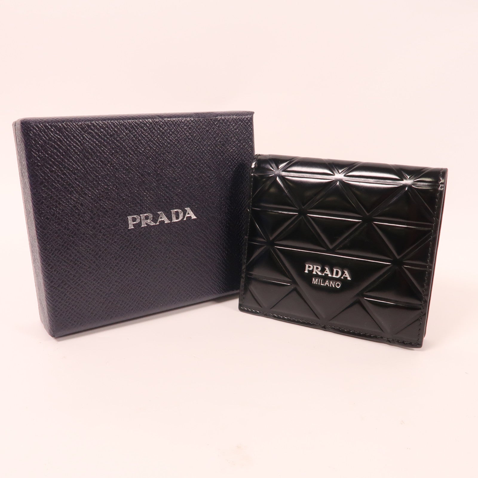PRADA 【激減優惠】皮革Brushed Wallet折疊錢包黑色