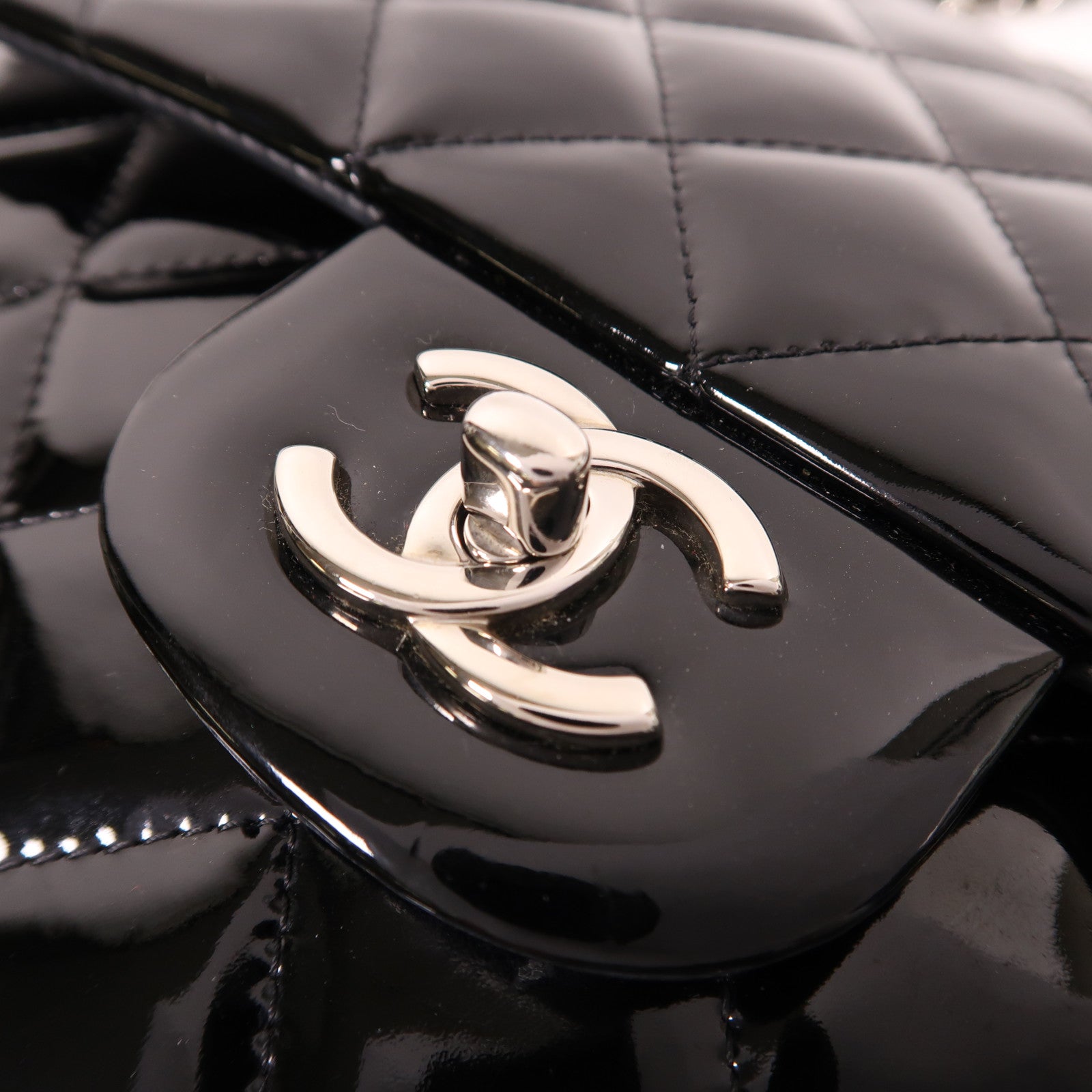 CHANEL 漆皮皮革Large Classic銀扣肩背袋黑色