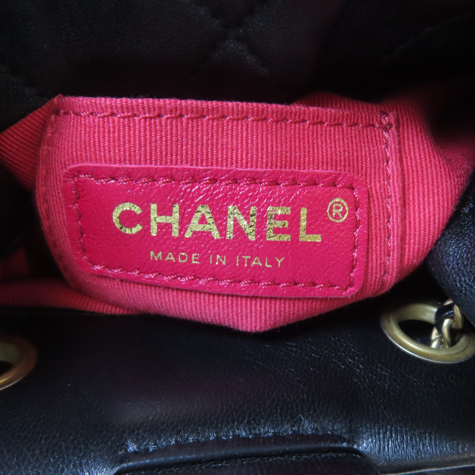 CHANEL 菱格羊皮皮革Pearl Crown Drawstring Bag金扣手挽肩背兩用袋黑色