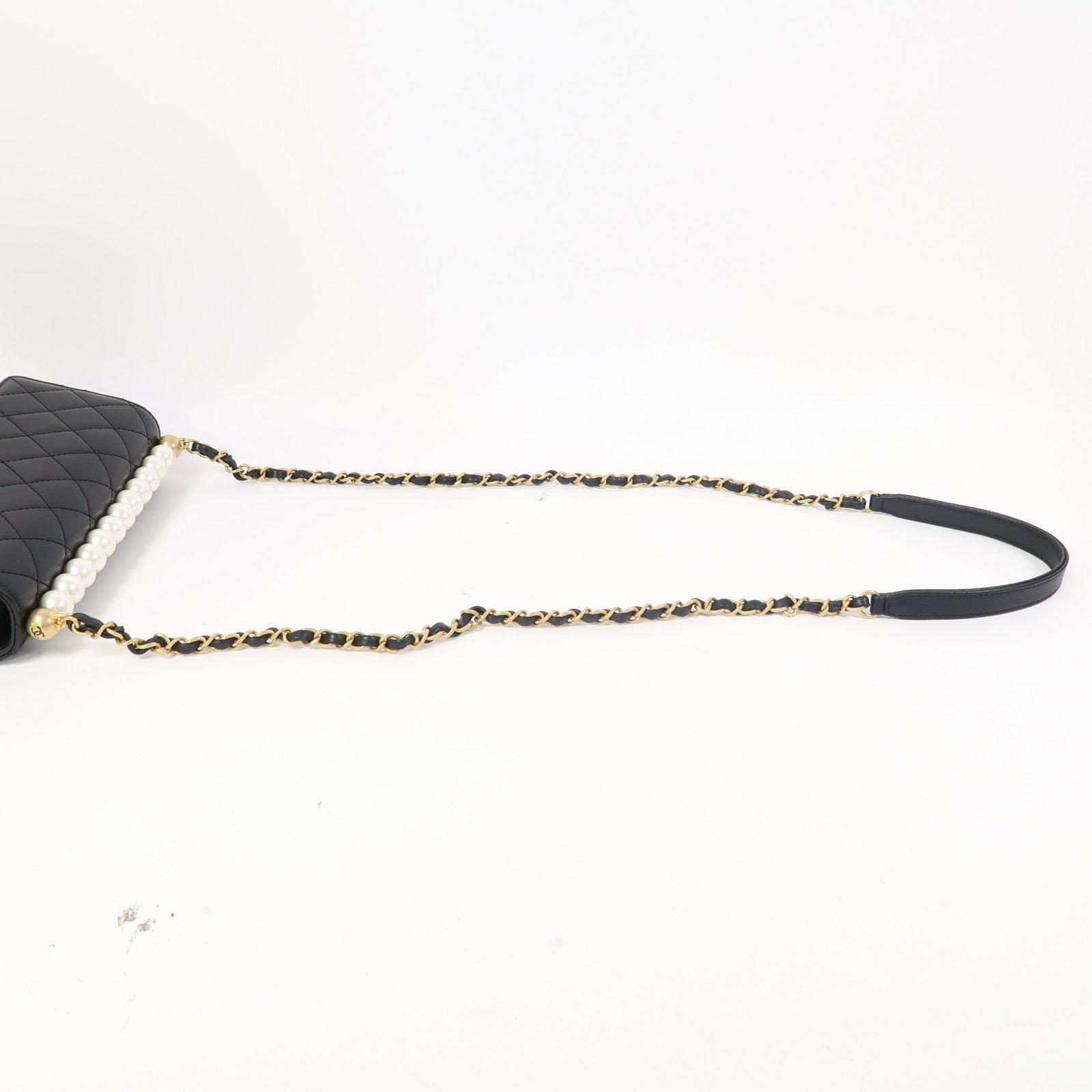 CHANEL 菱格皮革Chain Shoulder金扣鏈帶肩背袋黑色