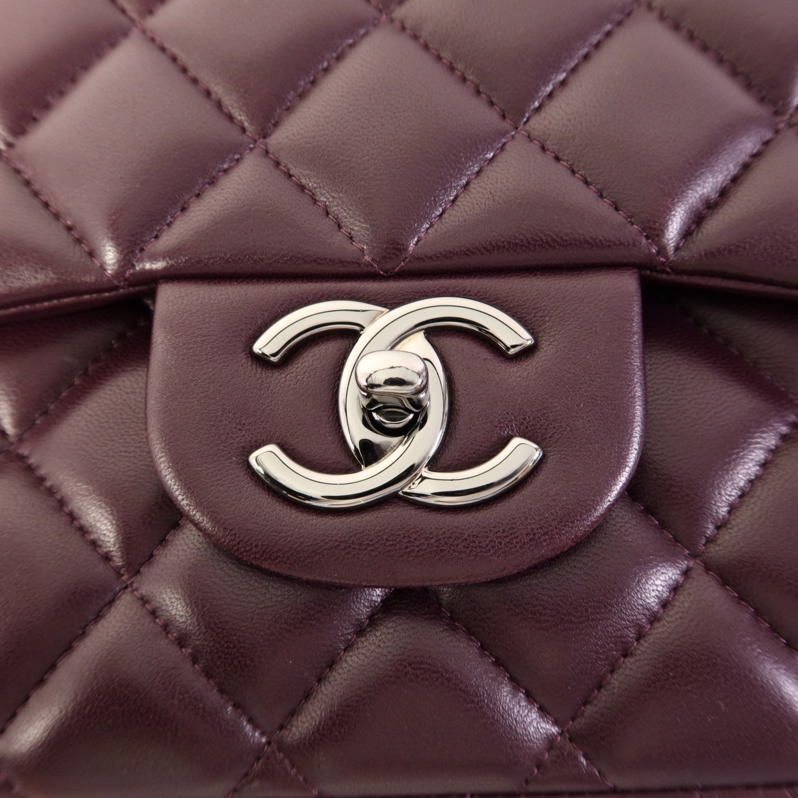 CHANEL 羊皮皮革Maxi Classic銀扣鏈帶肩背袋