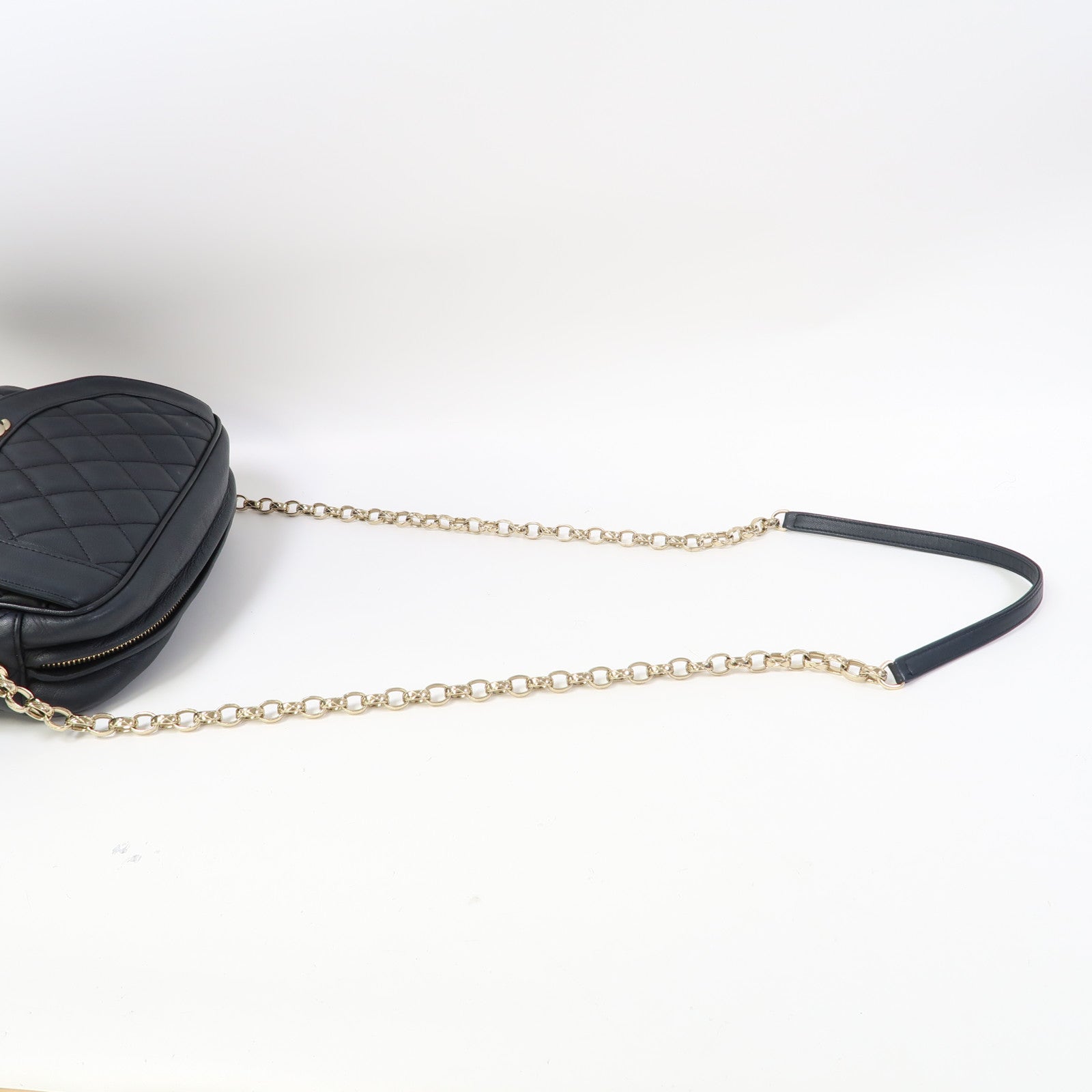 CHANEL 菱格牛皮皮革Chain Shoulder金扣鏈帶肩背袋黑色