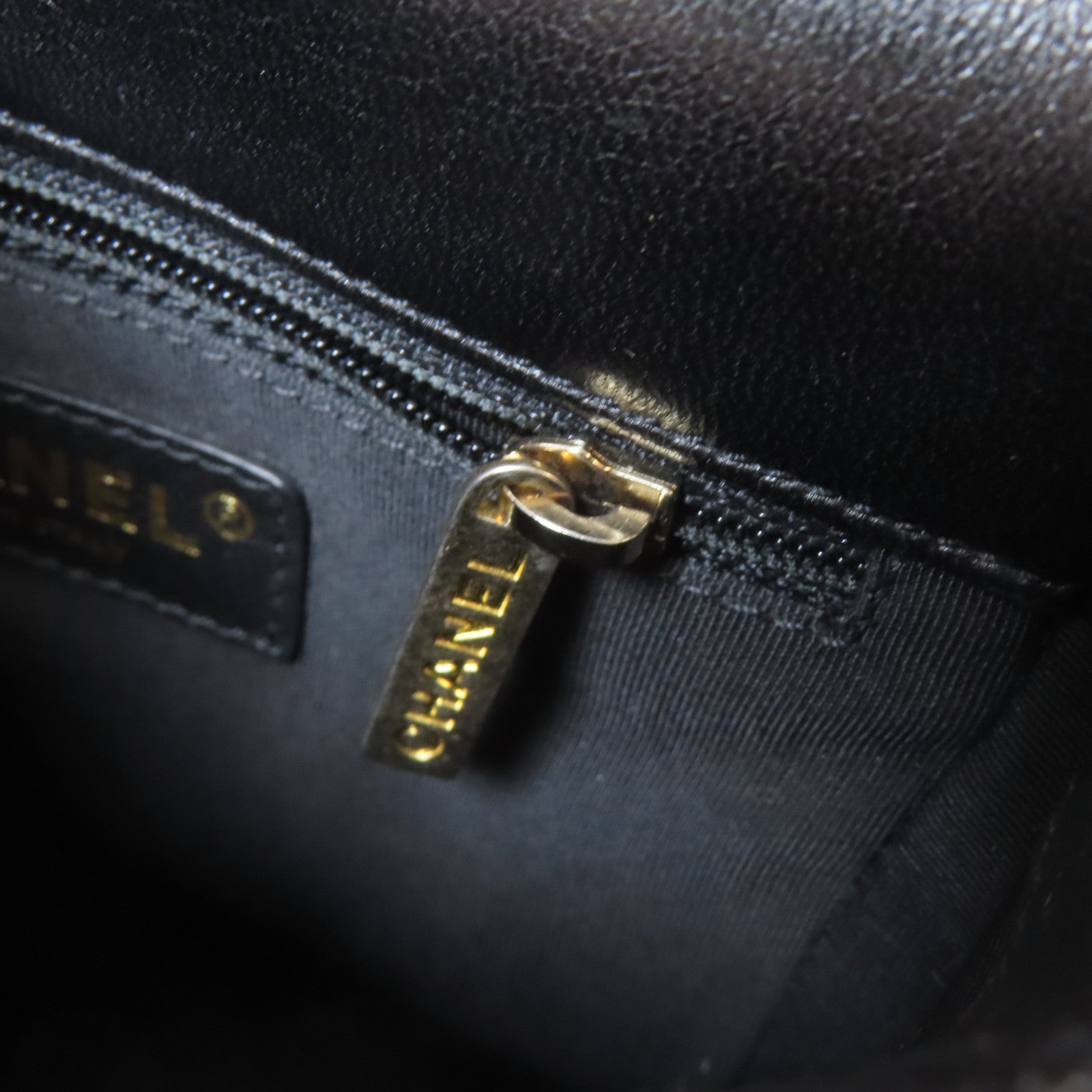 CHANEL 【激減優惠】斜紋牛皮皮革Chain Shoulder Bag金扣鏈帶肩背袋黑色