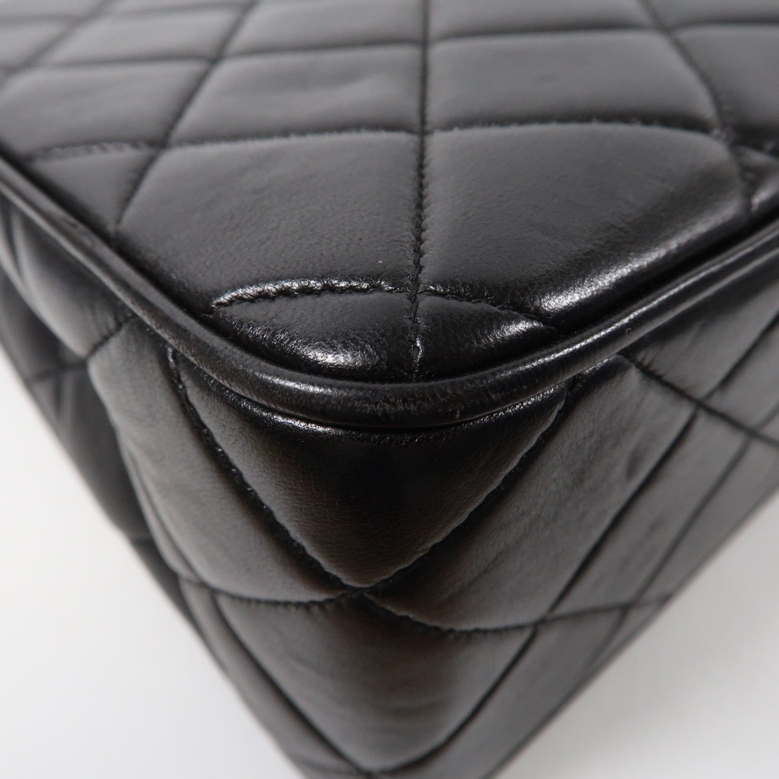 CHANEL 菱格牛皮皮革Vintage Chain Shoulder Bag金扣鏈帶肩背袋黑色