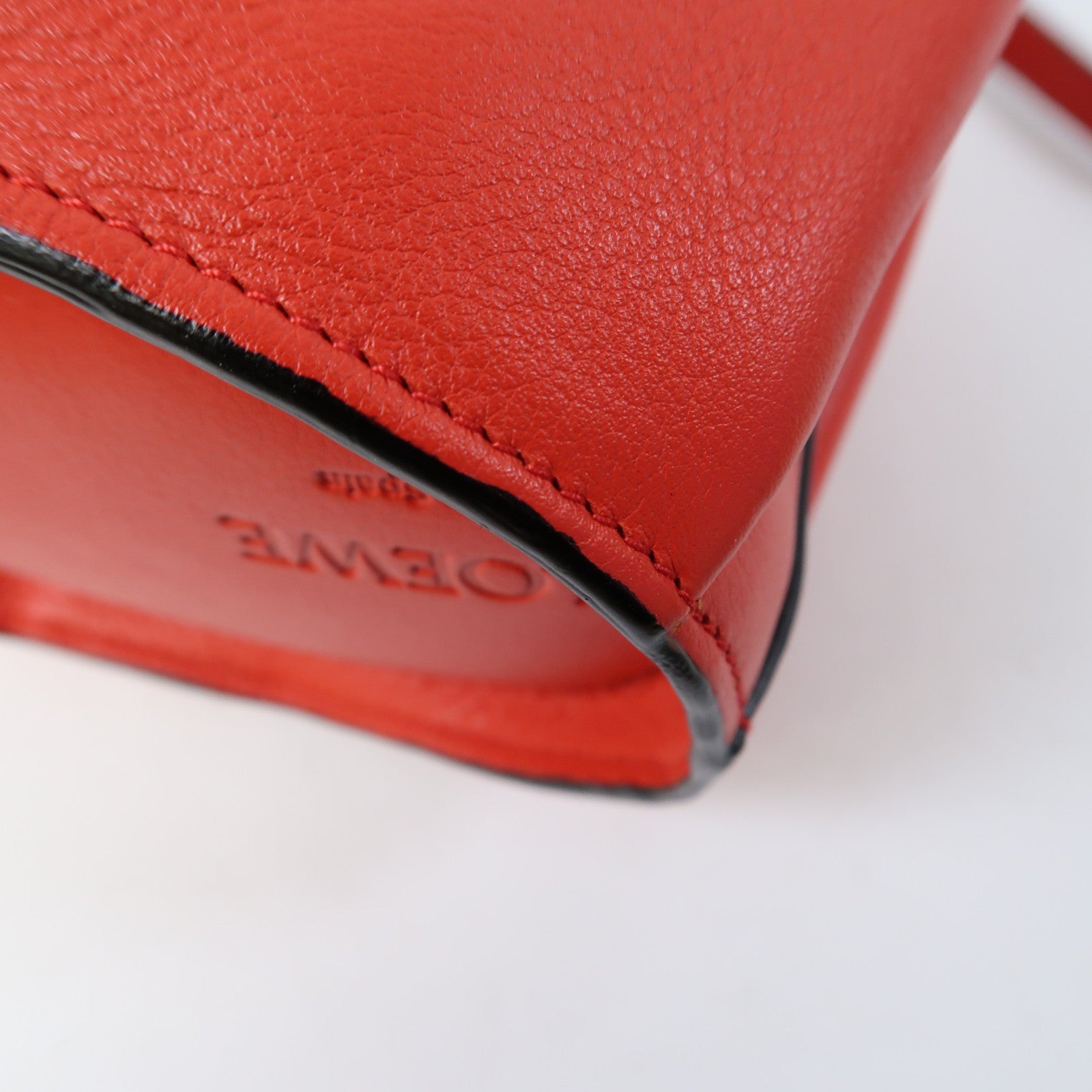 LOEWE 牛皮皮革Shoulder Bag金扣肩背袋紅色