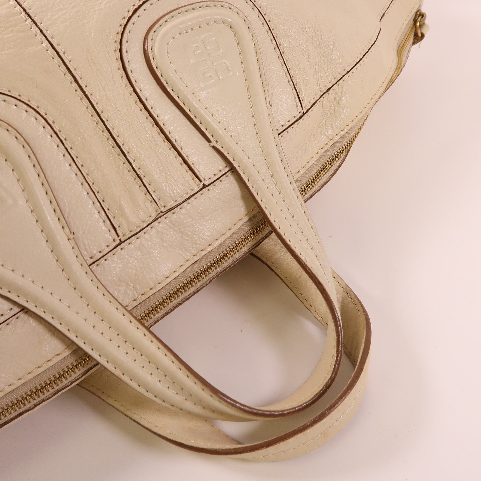 GIVENCHY 牛皮皮革2 Way Shoulder金扣手挽肩背兩用袋