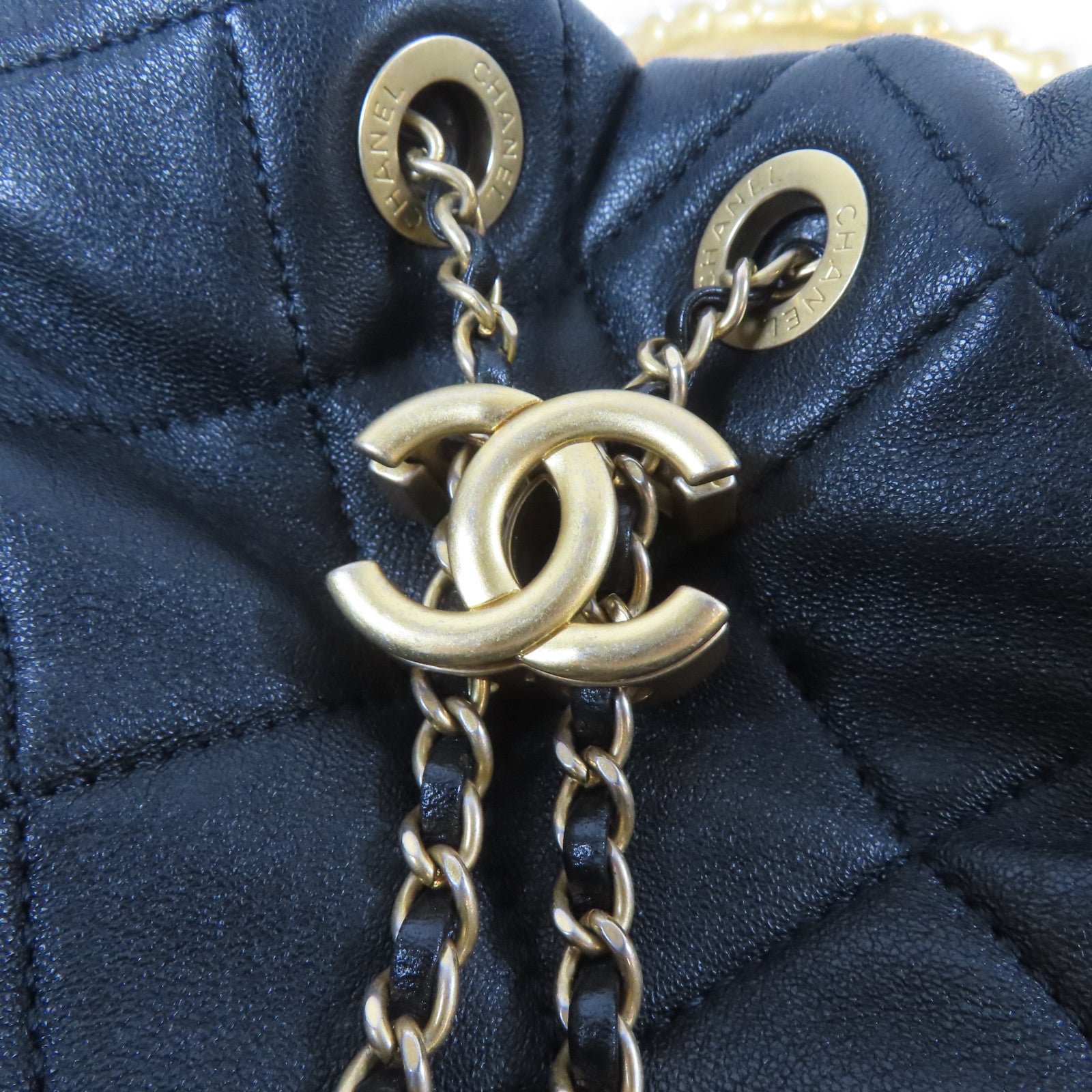 CHANEL 菱格羊皮皮革Pearl Crown Drawstring Bag金扣手挽肩背兩用袋黑色