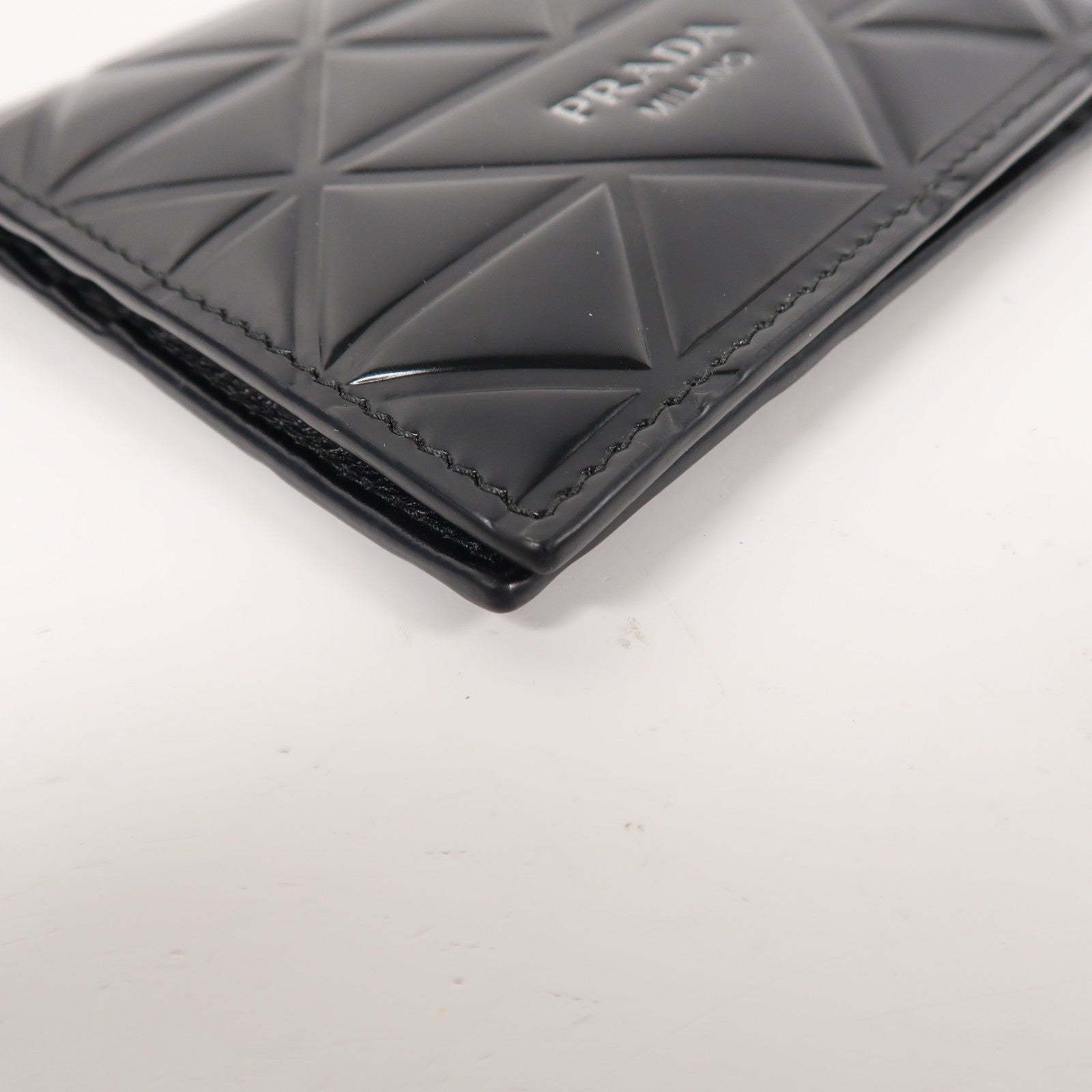 PRADA 【激減優惠】皮革Brushed Wallet折疊錢包黑色