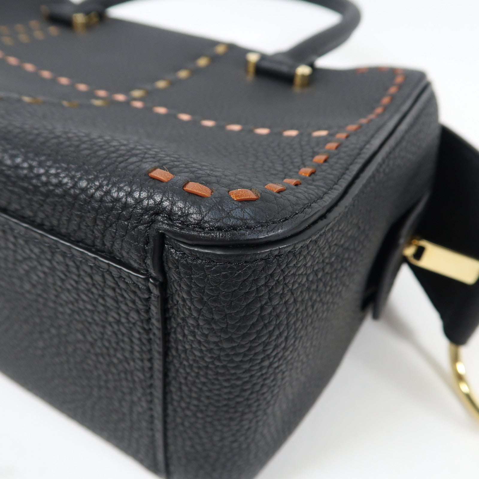 Delvaux 牛皮皮革Cool Box MM金扣手挽肩背兩用袋黑色