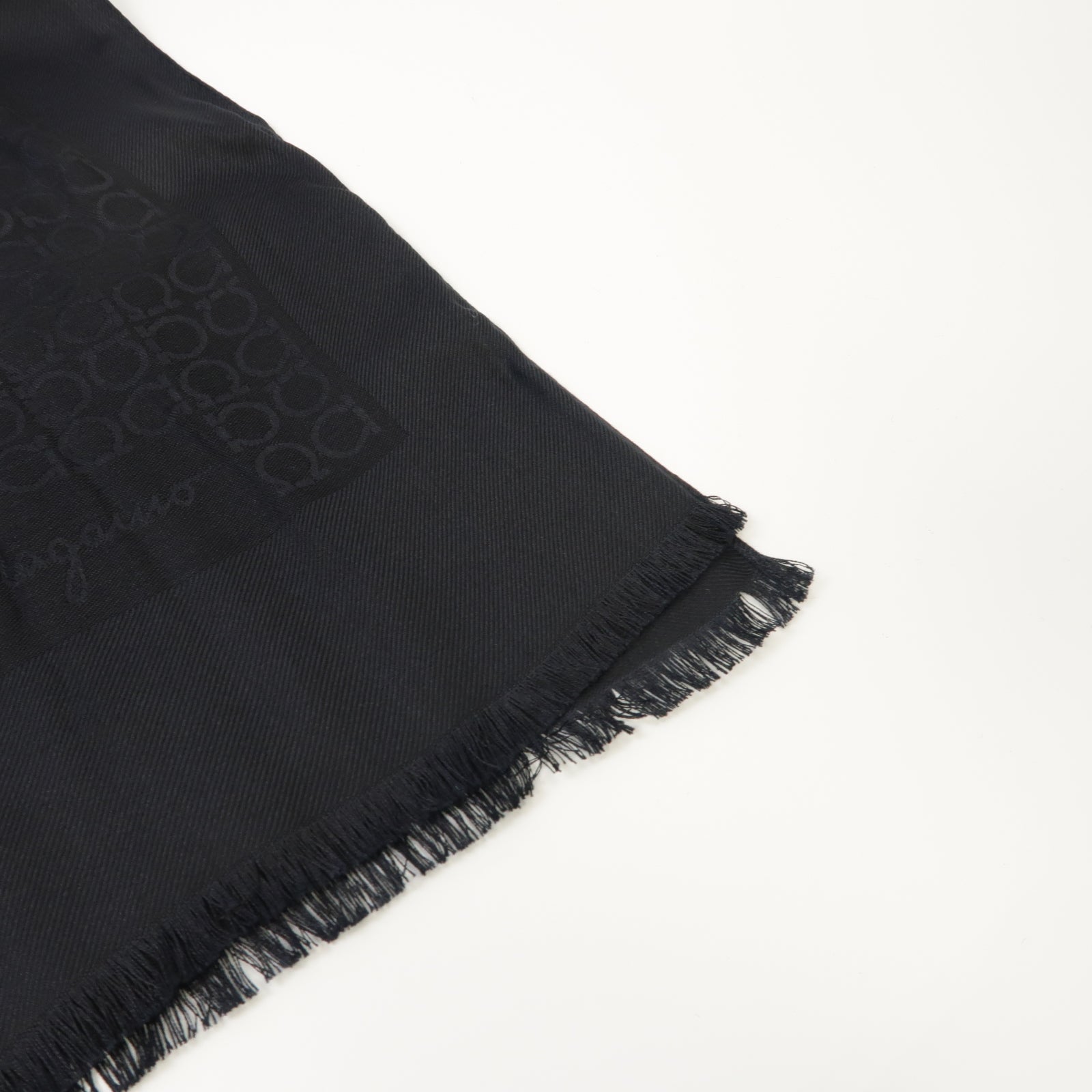 Salvatore Ferragamo 【激減優惠】羊絨/絲質Scarf圍巾黒色
