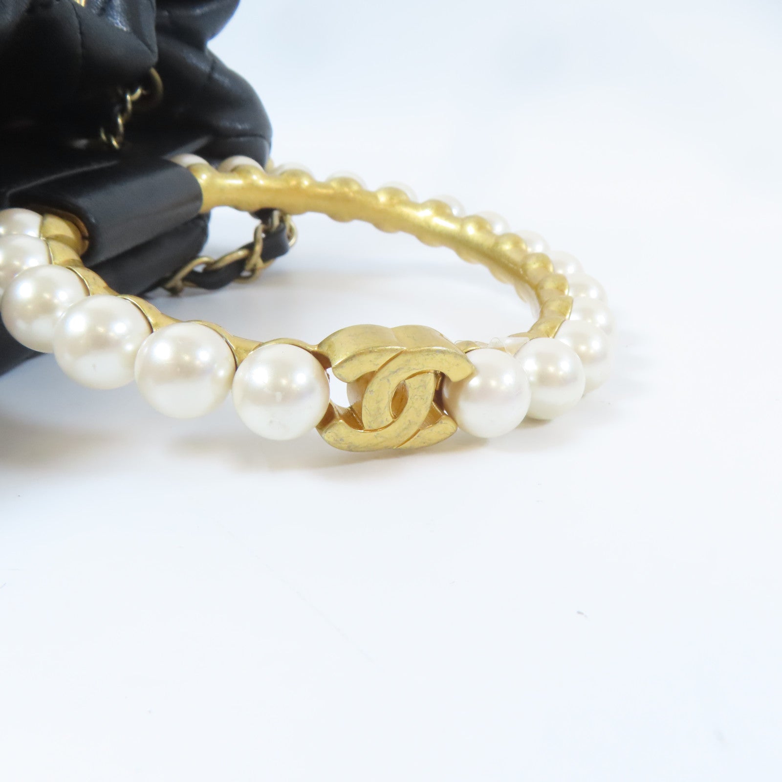 CHANEL 菱格羊皮皮革Pearl Crown Drawstring Bag金扣手挽肩背兩用袋黑色