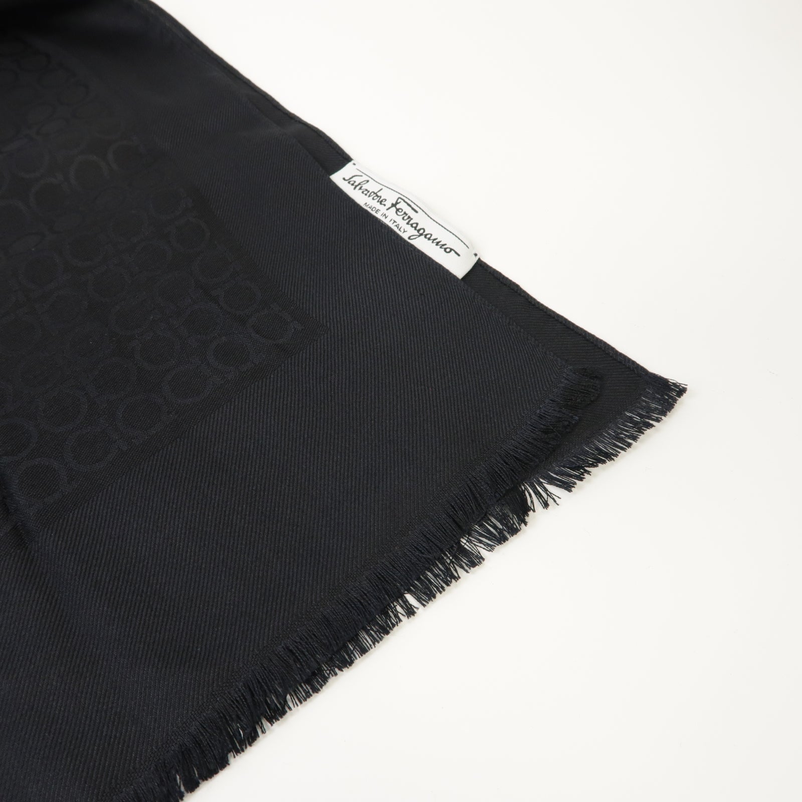 Salvatore Ferragamo 【激減優惠】羊絨/絲質Scarf圍巾黒色