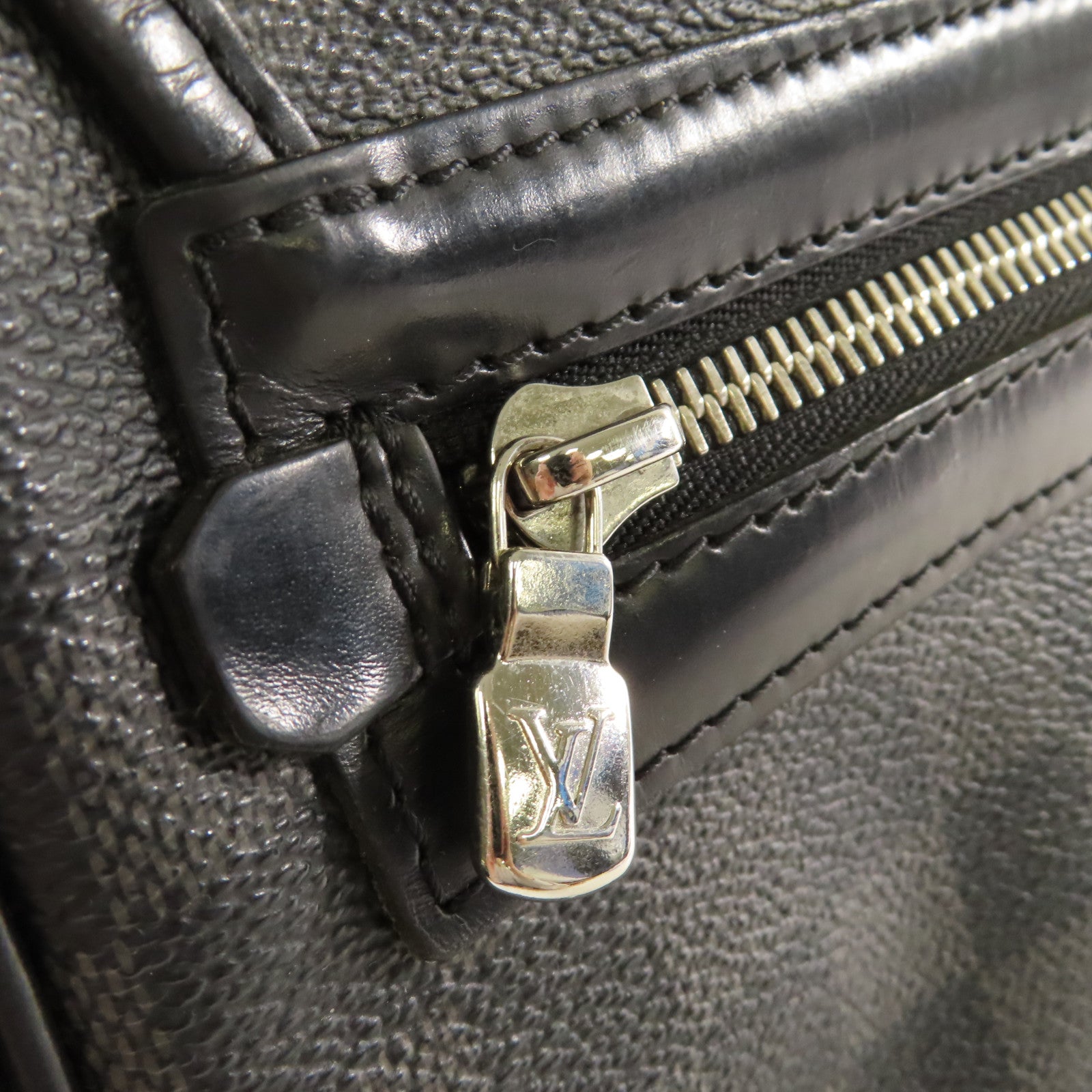 LOUIS VUITTON 【激減優惠】Damier Graphite Daniel GM Shoulder Bag肩背袋黑色/碳灰色