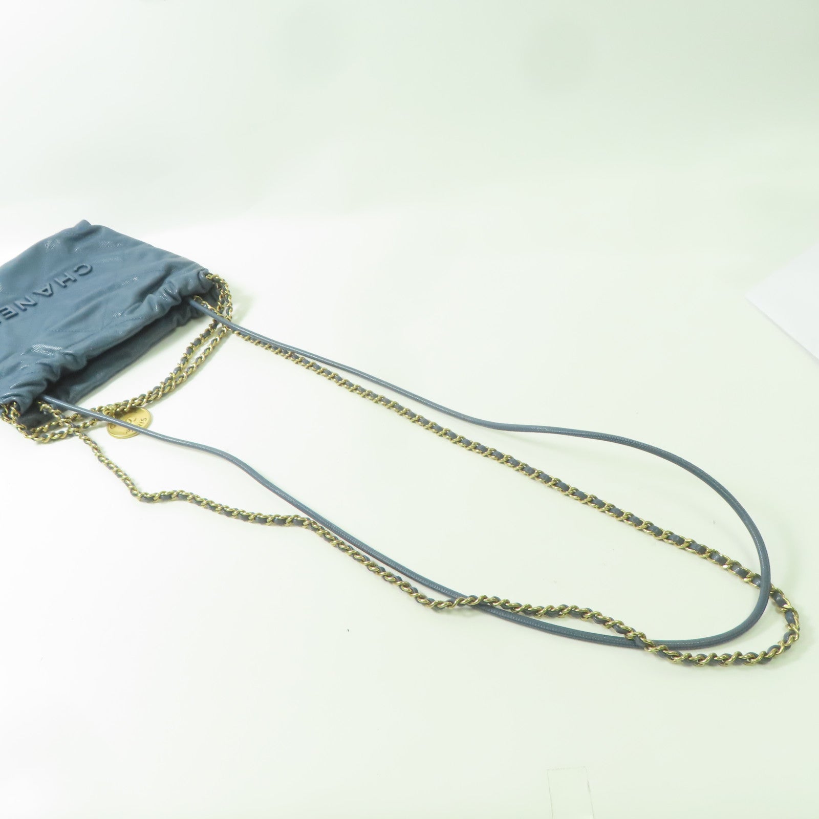 CHANEL 牛皮皮革Chanel 22 Mini金扣手挽肩背兩用袋藍色